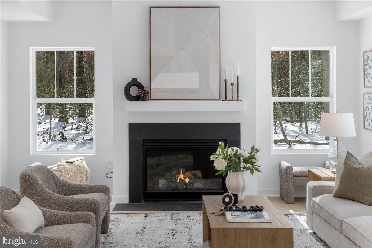 SHADY SIDE - Residential