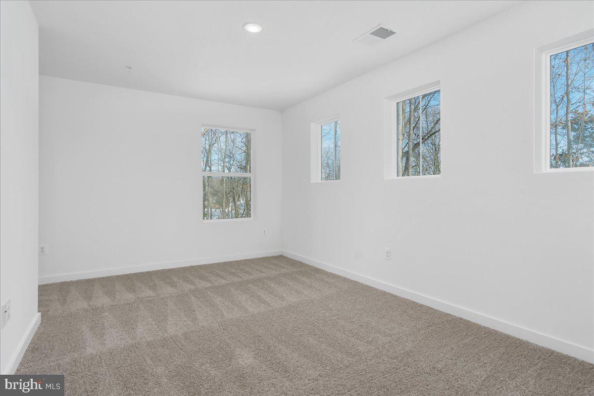 SHADY SIDE - Residential