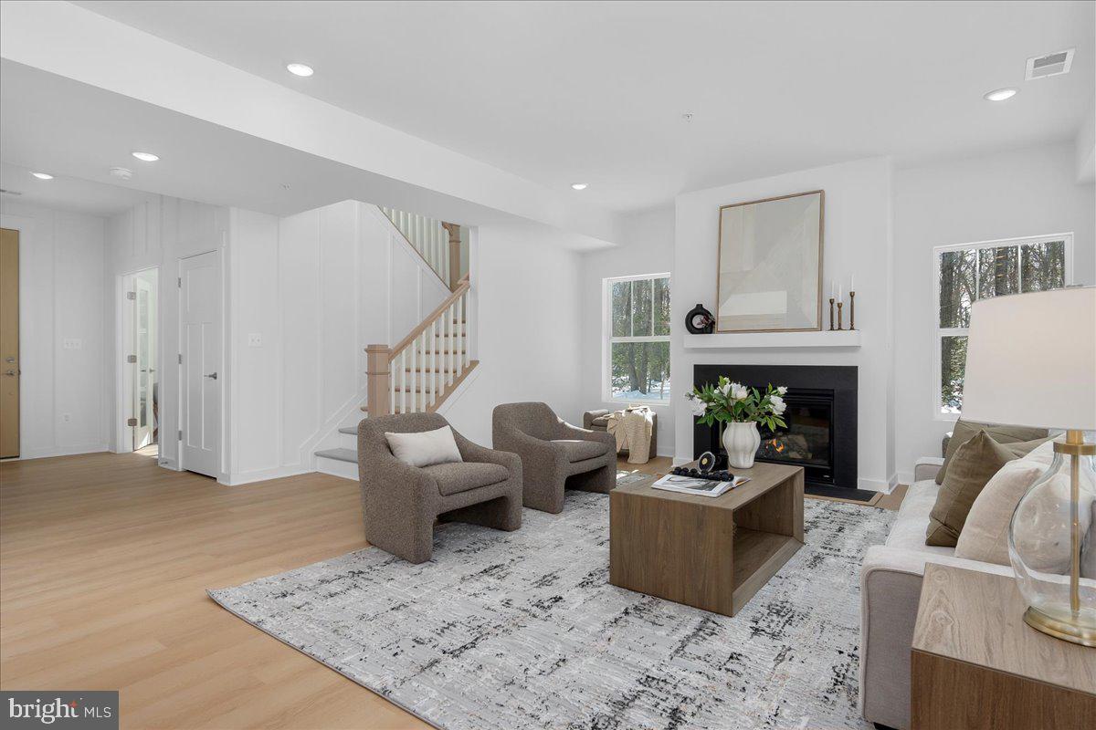 SHADY SIDE - Residential