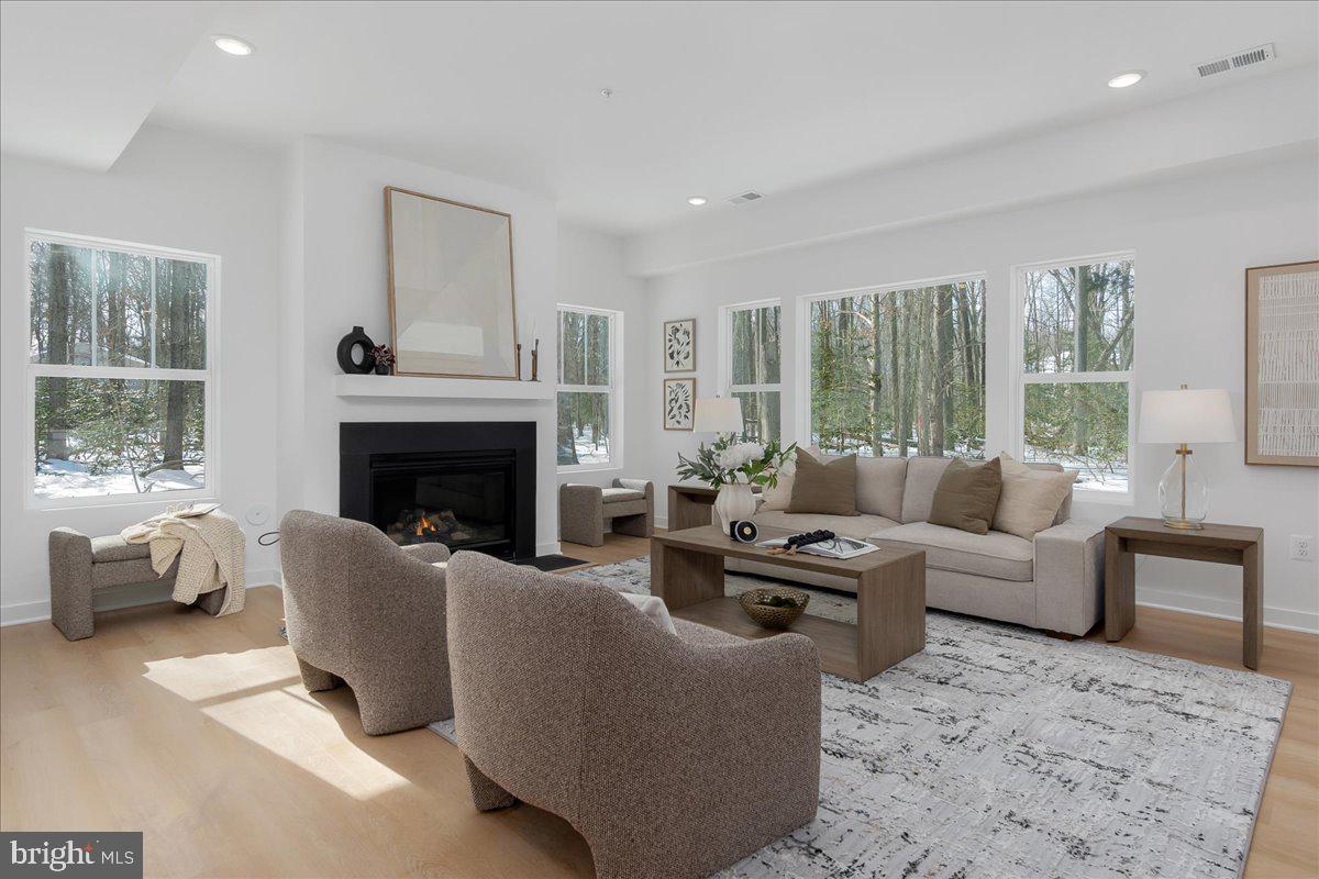 SHADY SIDE - Residential