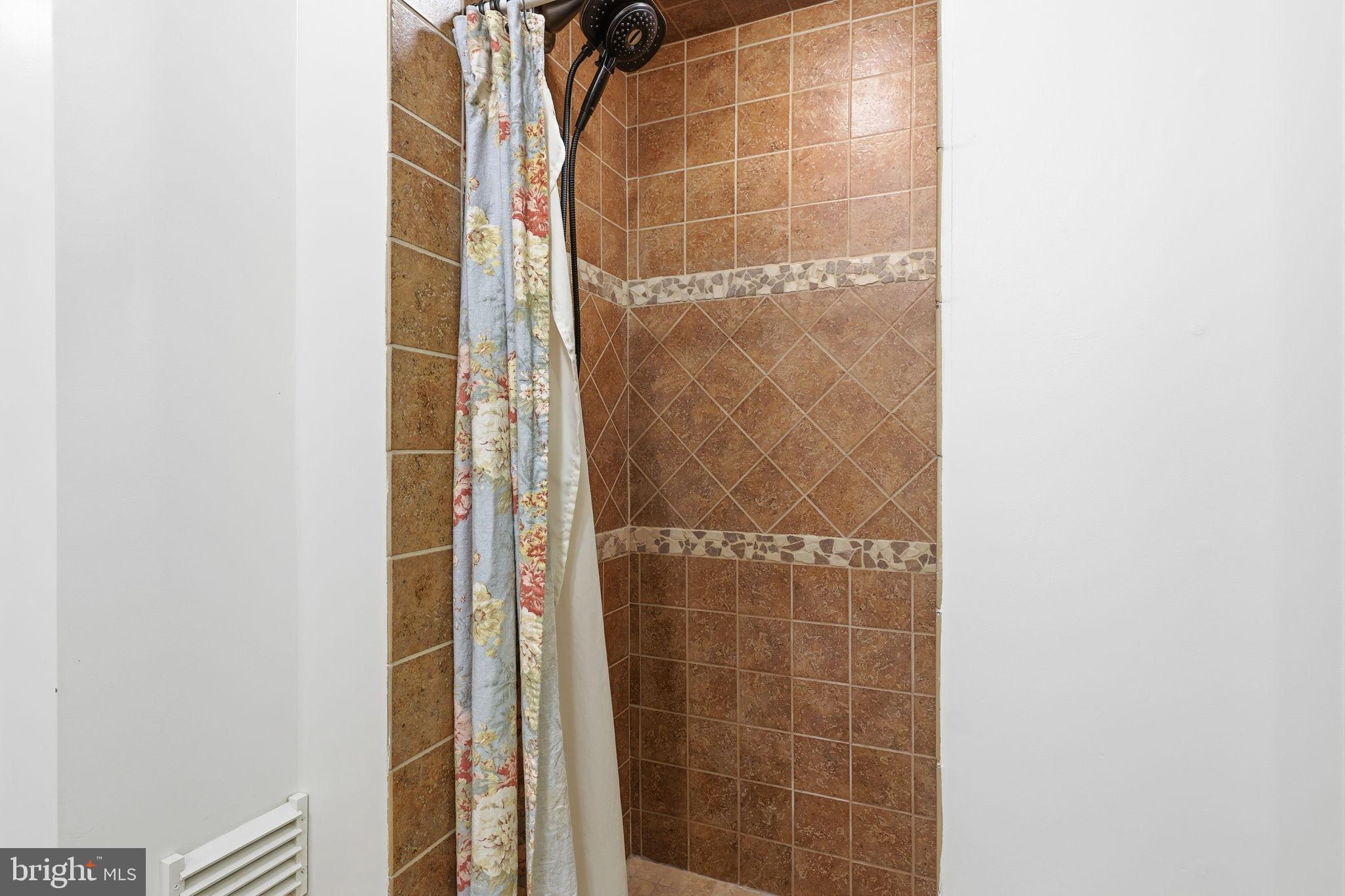 DOLINGTON ESTATES - Residential