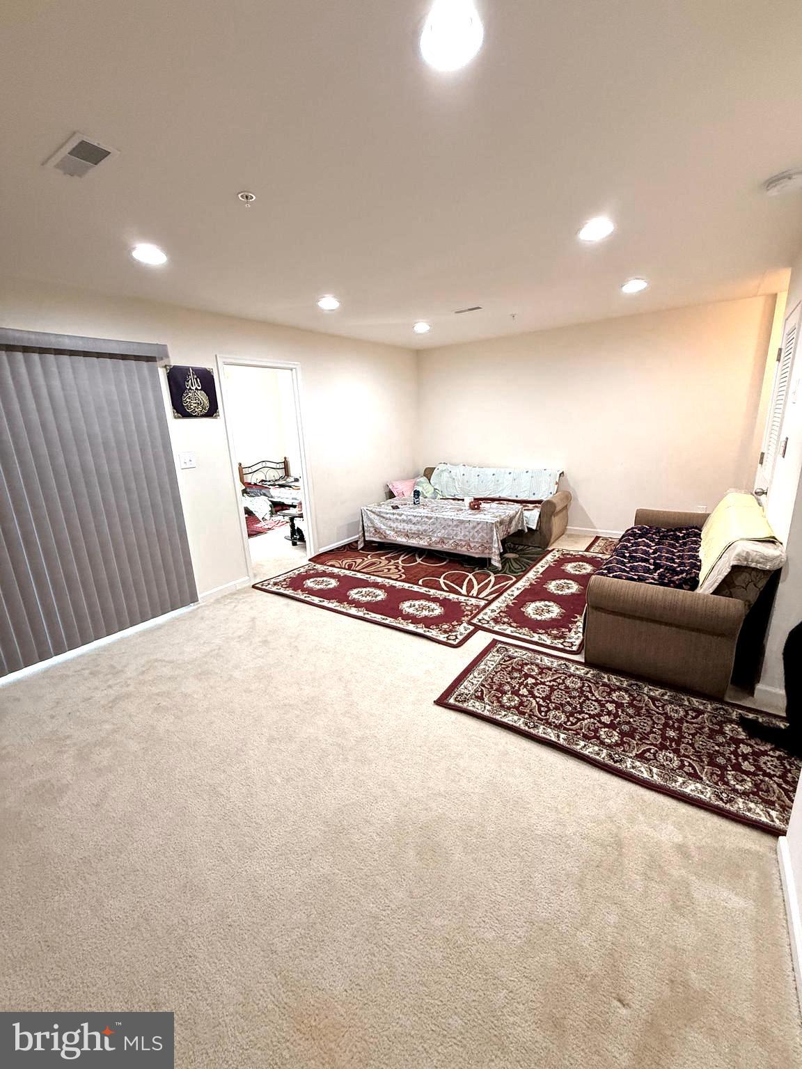 HIGH GROVE - Residential