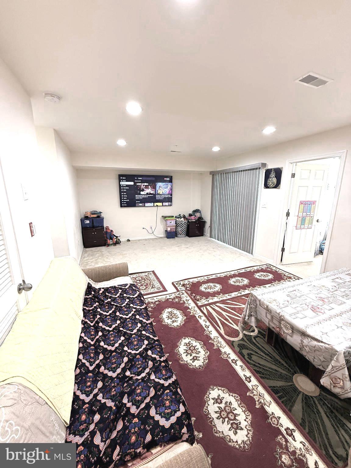 HIGH GROVE - Residential
