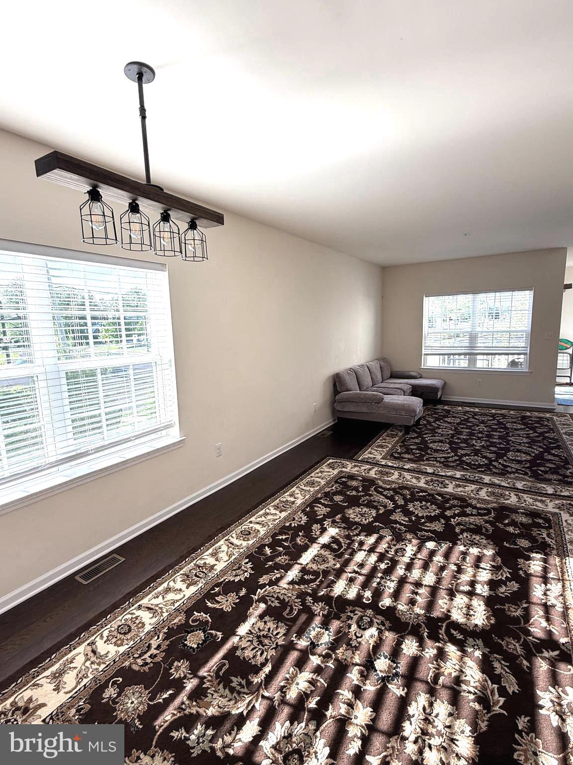 HIGH GROVE - Residential
