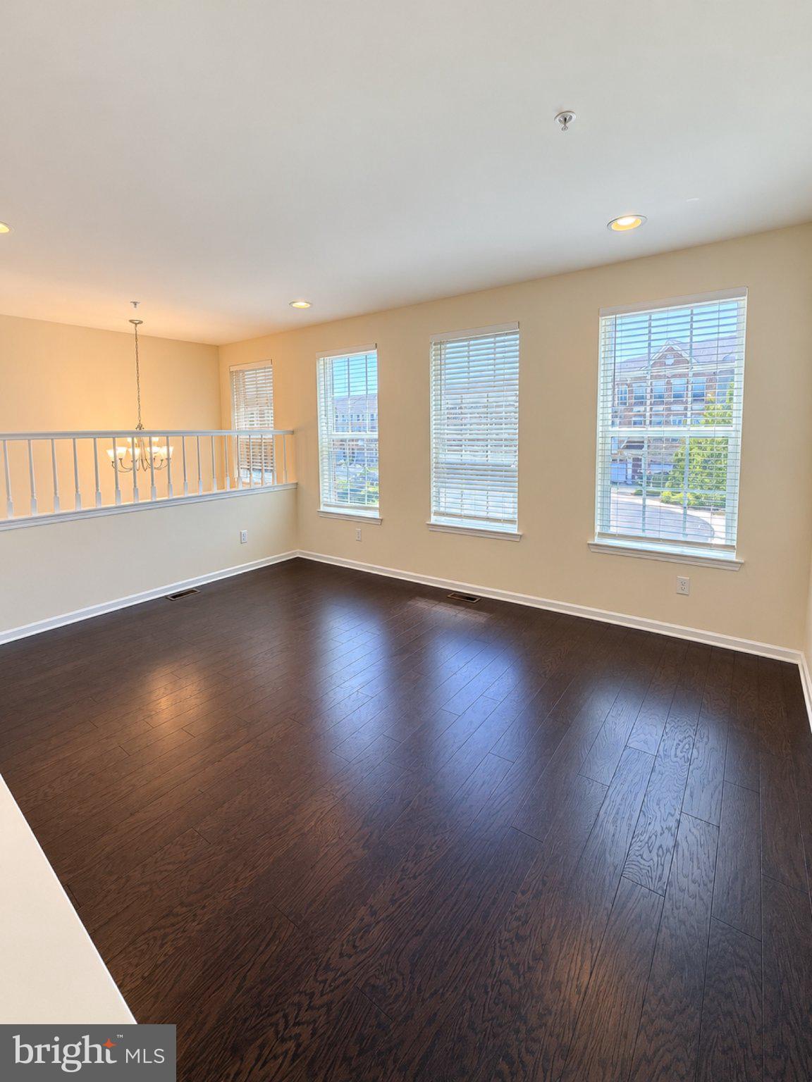 2313 MACIS CIRCLE