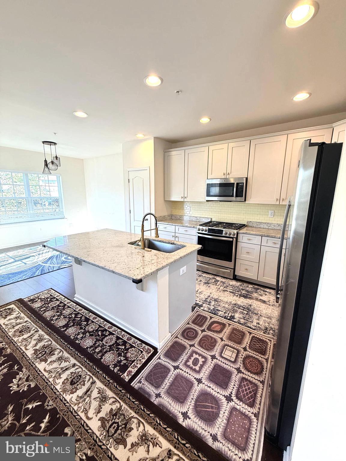 HIGH GROVE - Residential