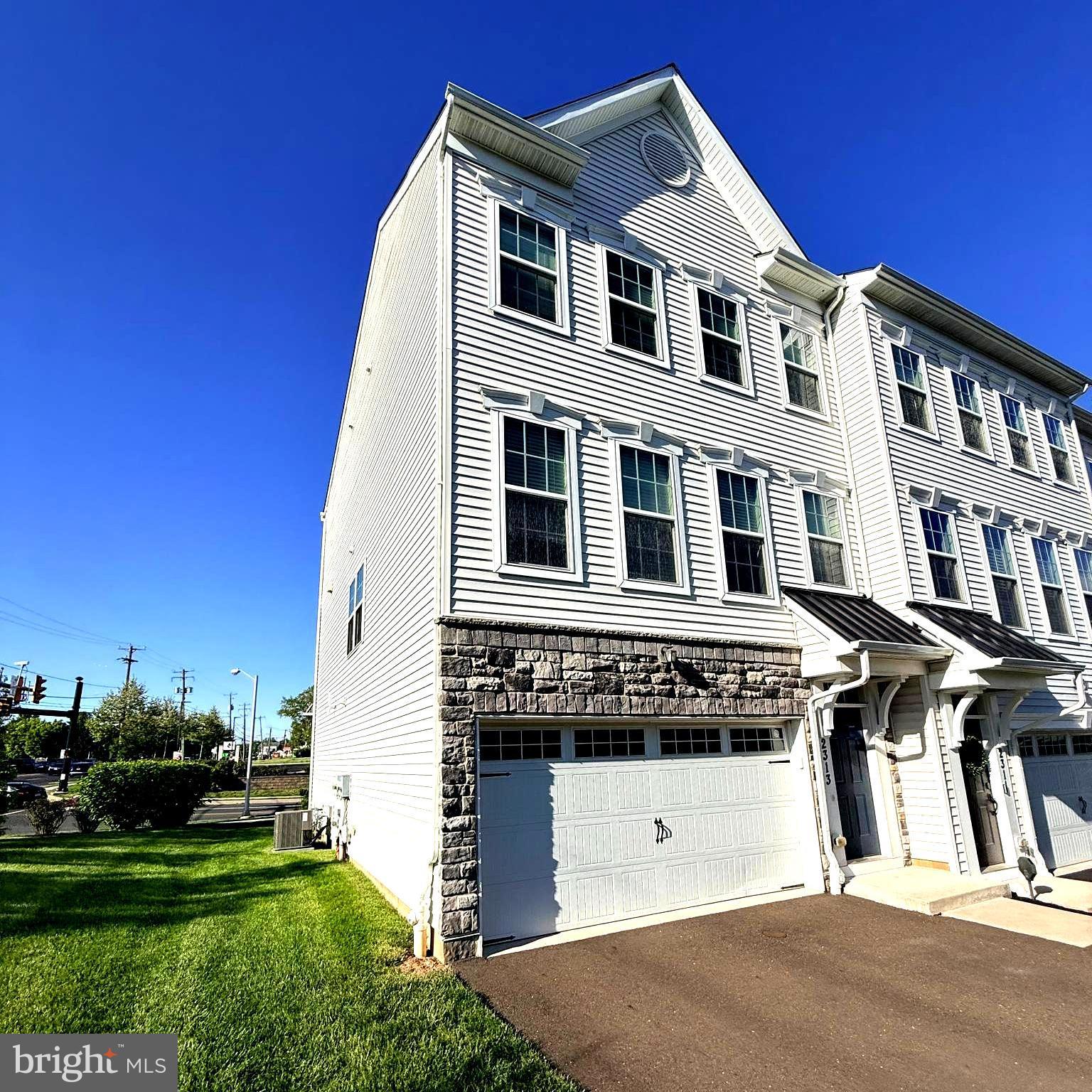 HIGH GROVE - Residential
