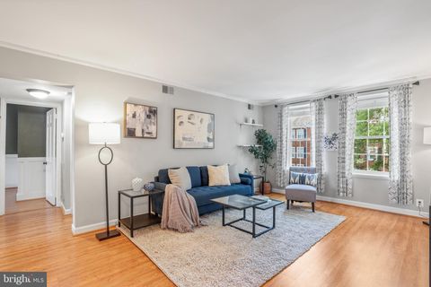 3046 S BUCHANAN STREET B2 ARLINGTON VA 22206