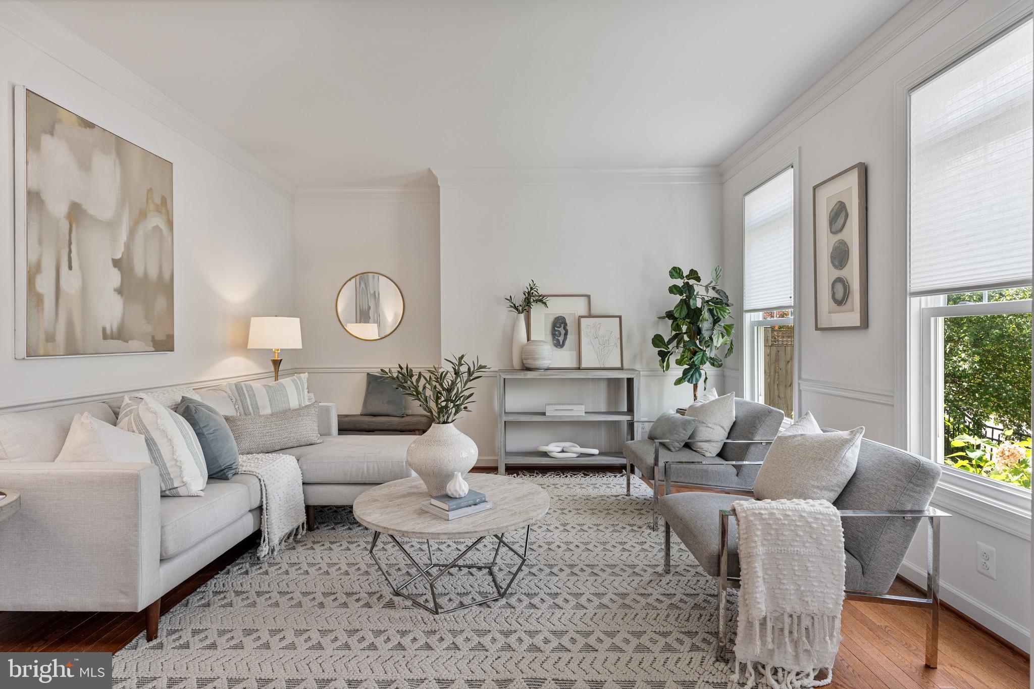 COUNTRY CLUB MANOR - Residential