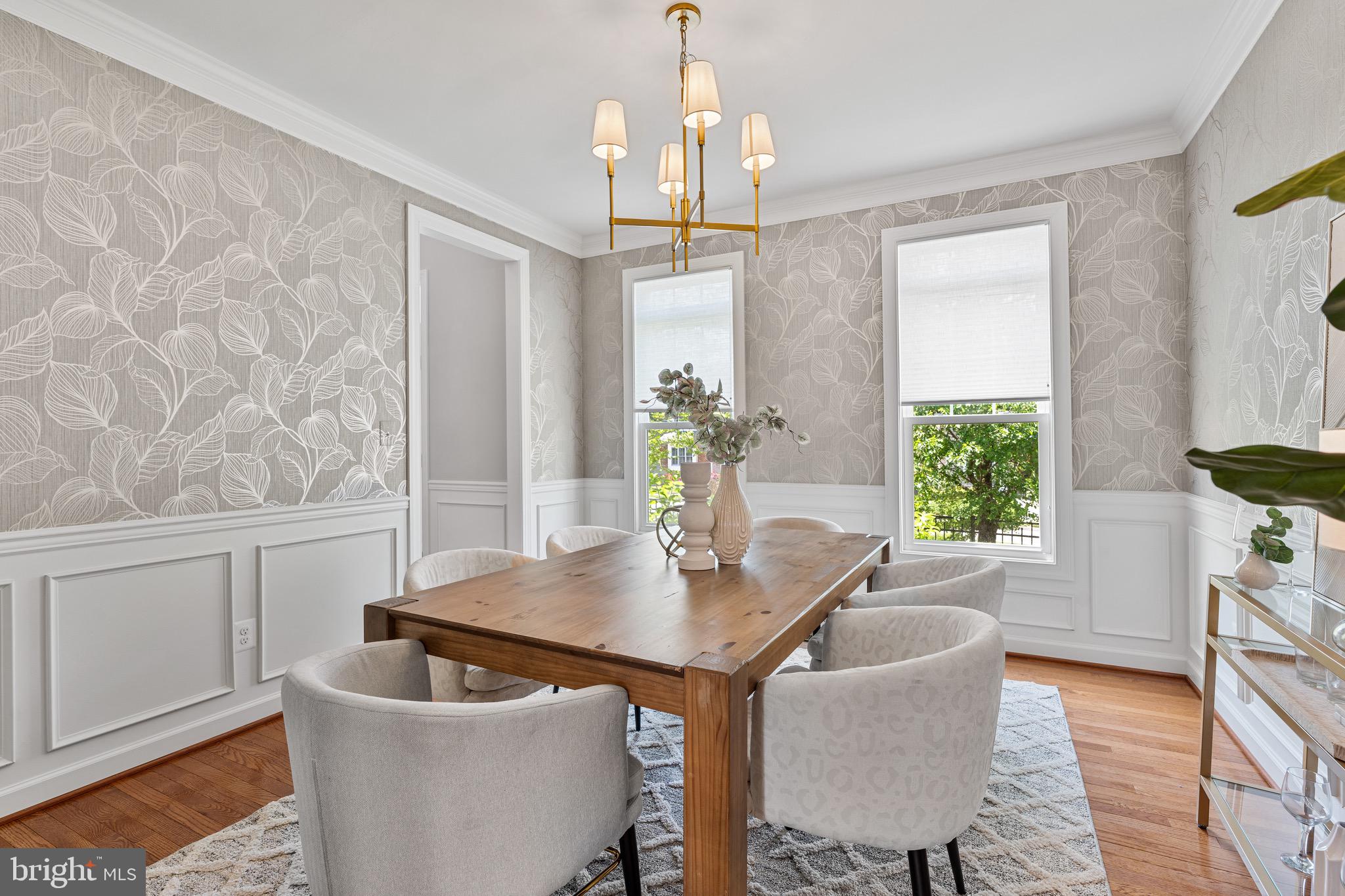 COUNTRY CLUB MANOR - Residential