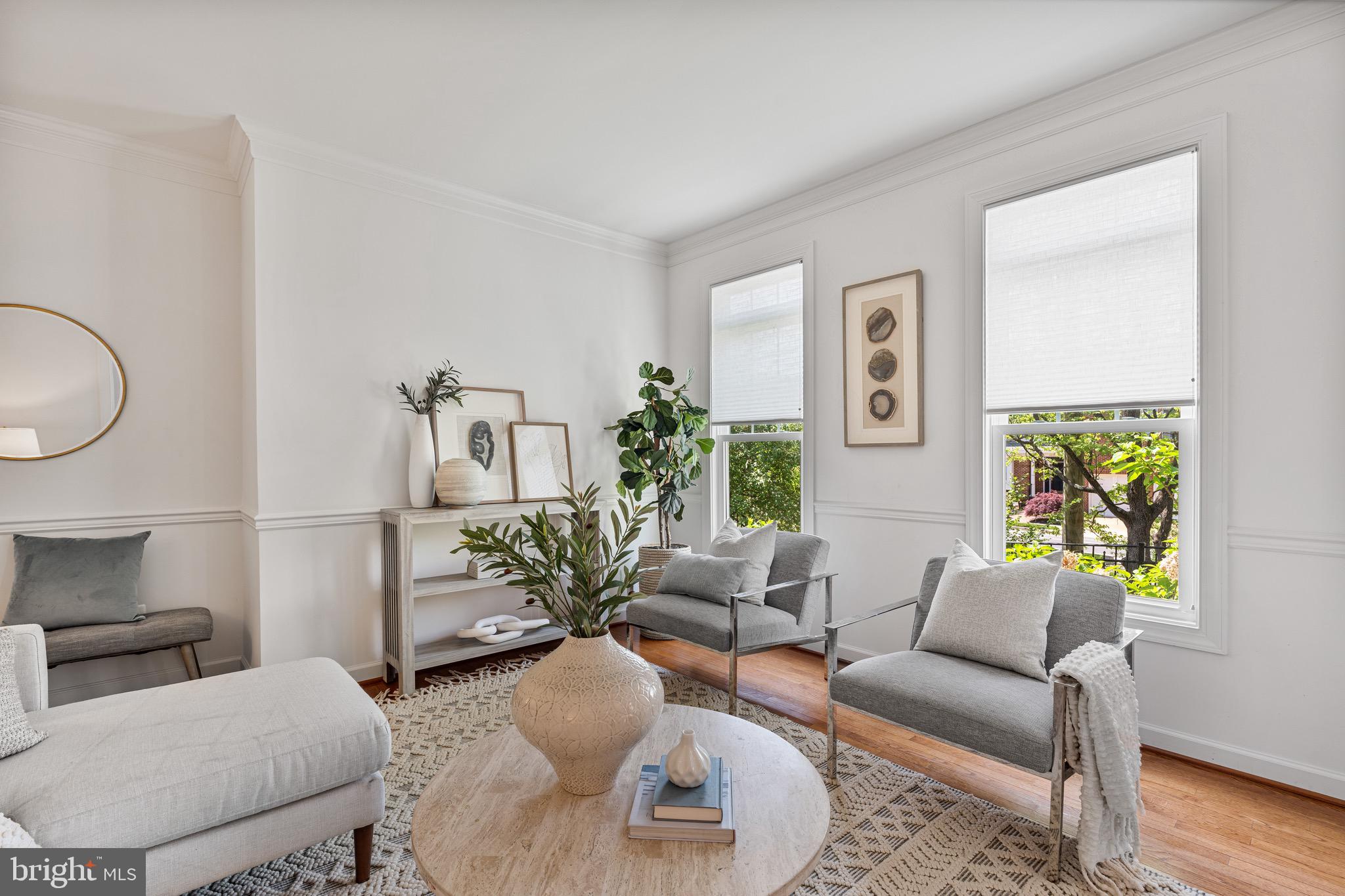 COUNTRY CLUB MANOR - Residential