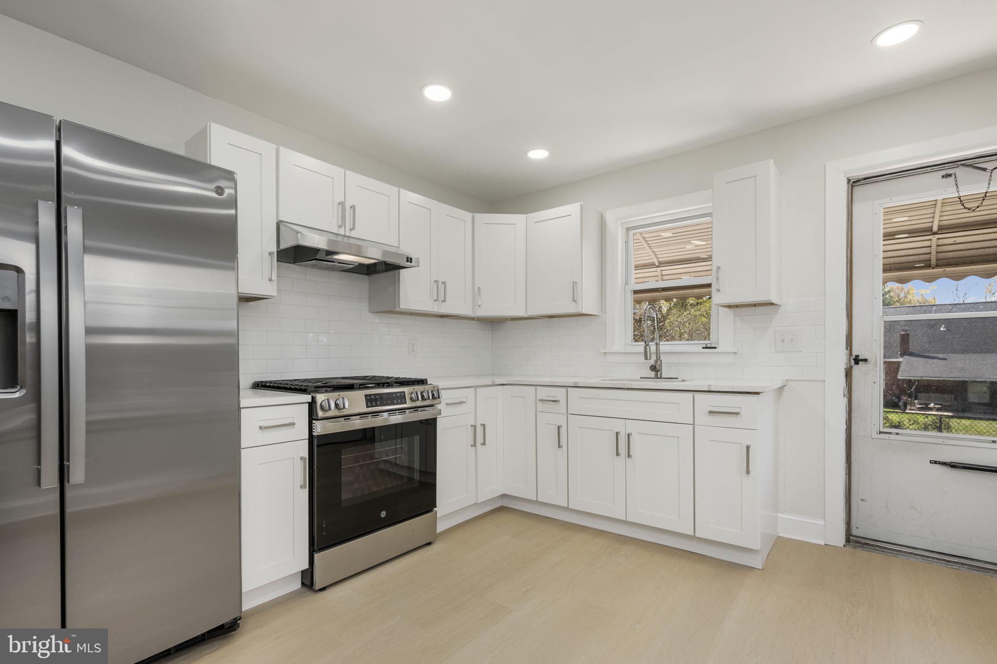 WEST LAWN - Residential