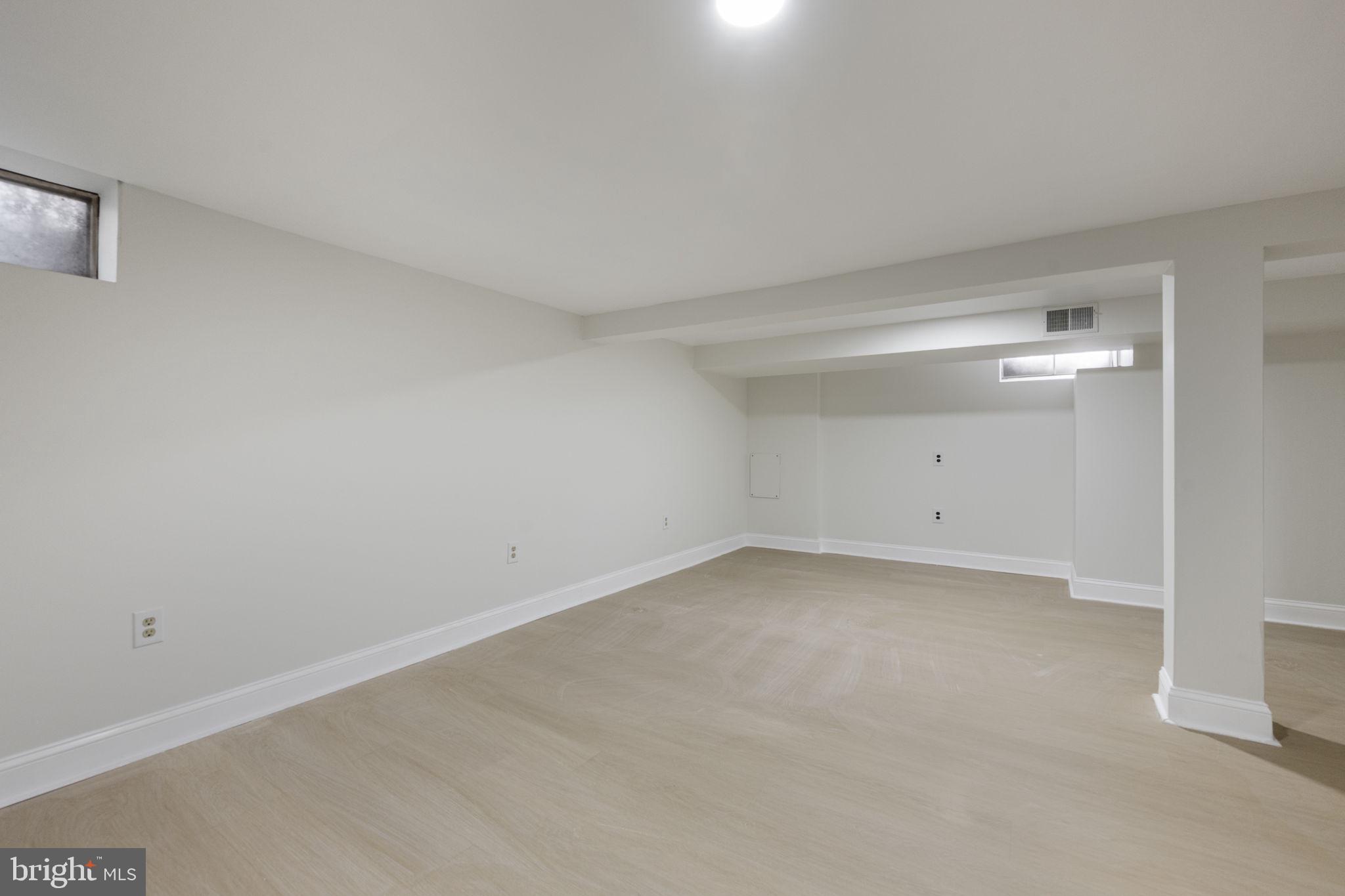 WEST LAWN - Residential