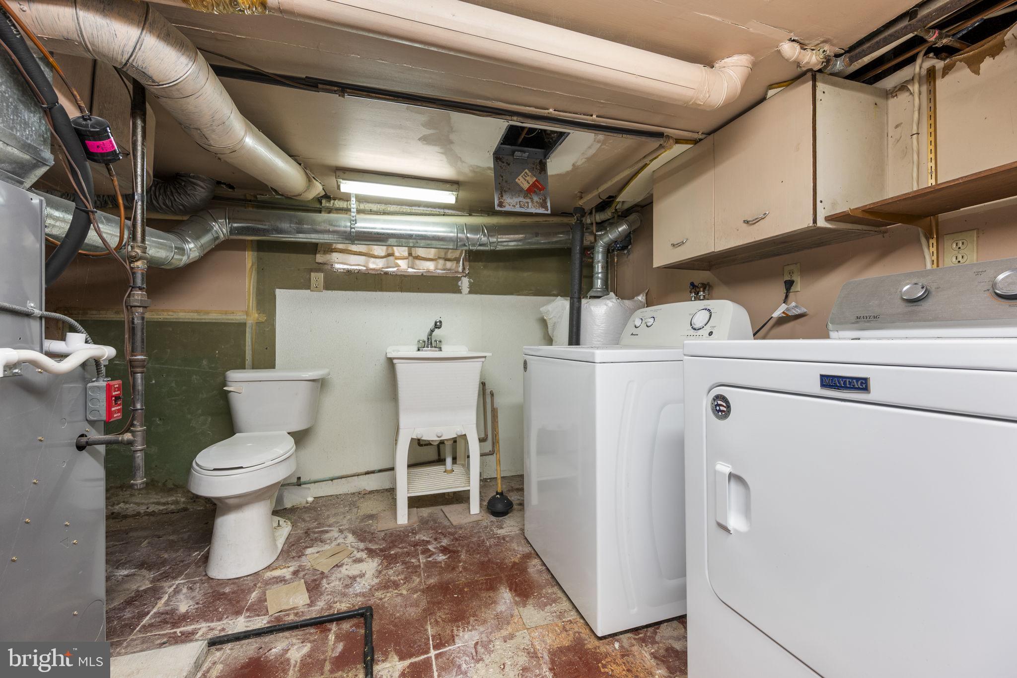 WEST LAWN - Residential