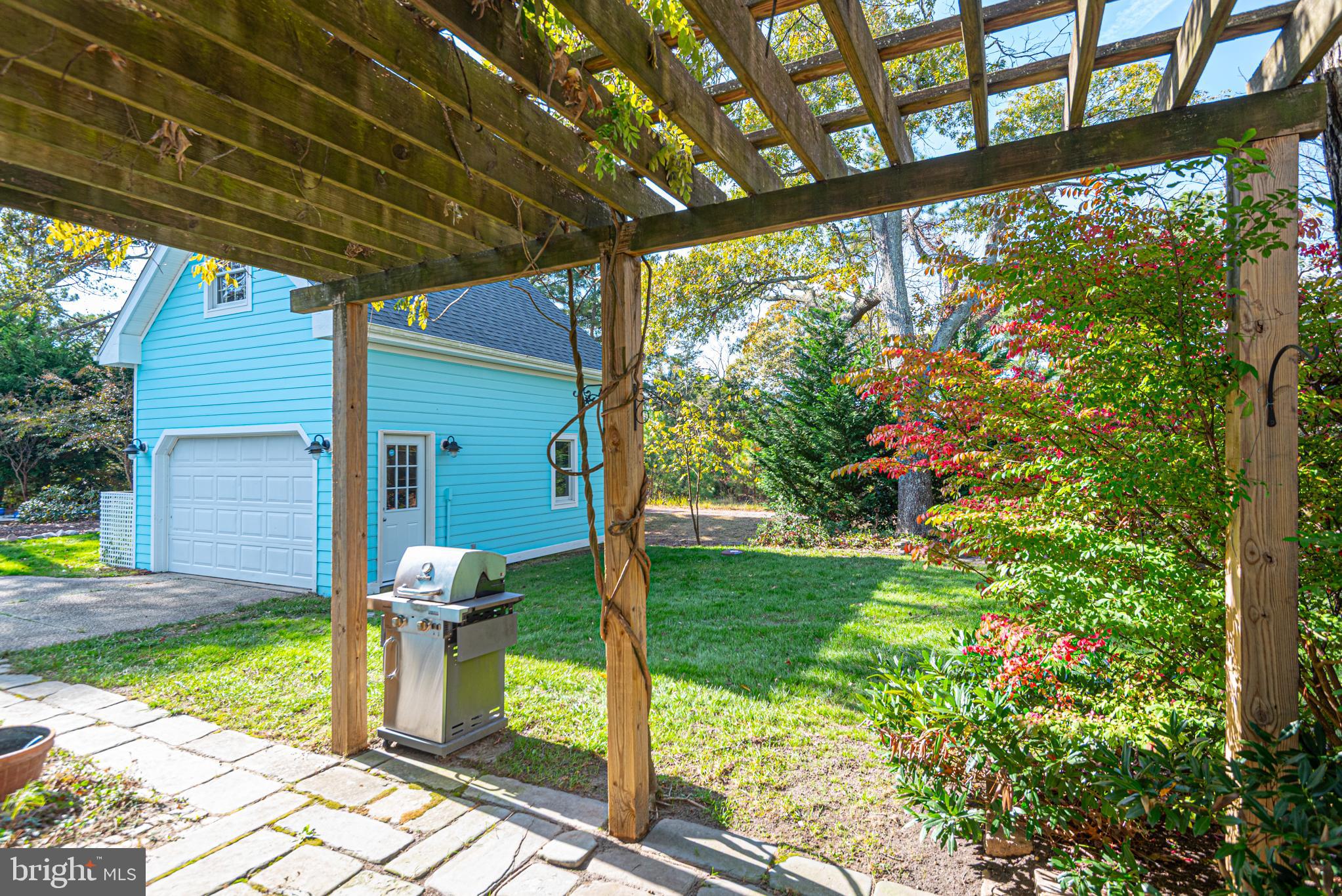 SALT POND - Residential