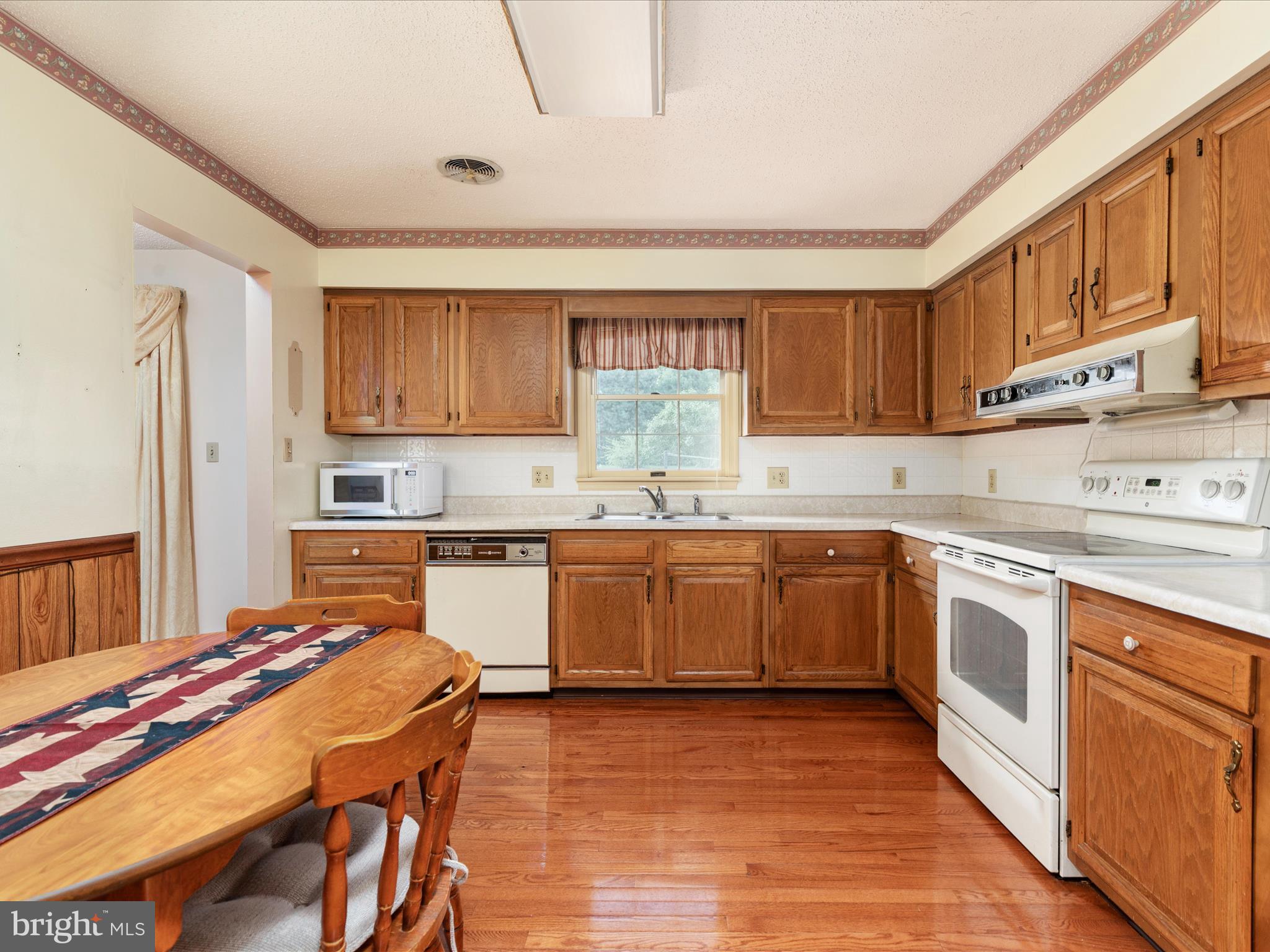 412 HENRY DRIVE