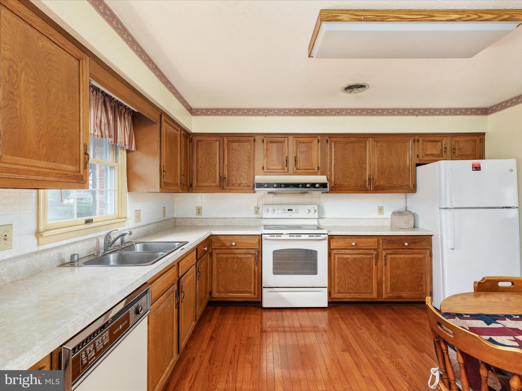 412 HENRY DRIVE
