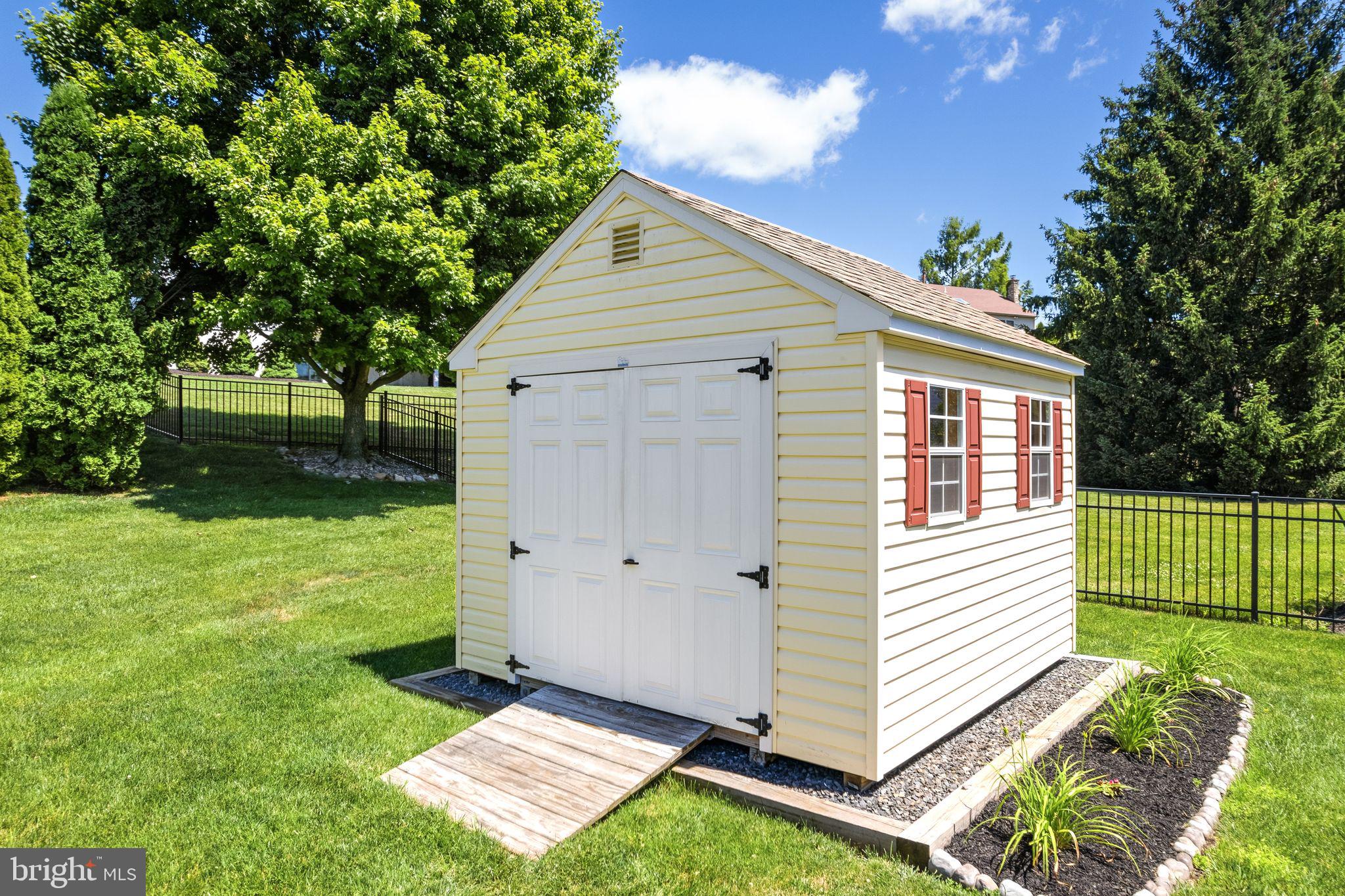 1415 RIDGEWOOD LANE