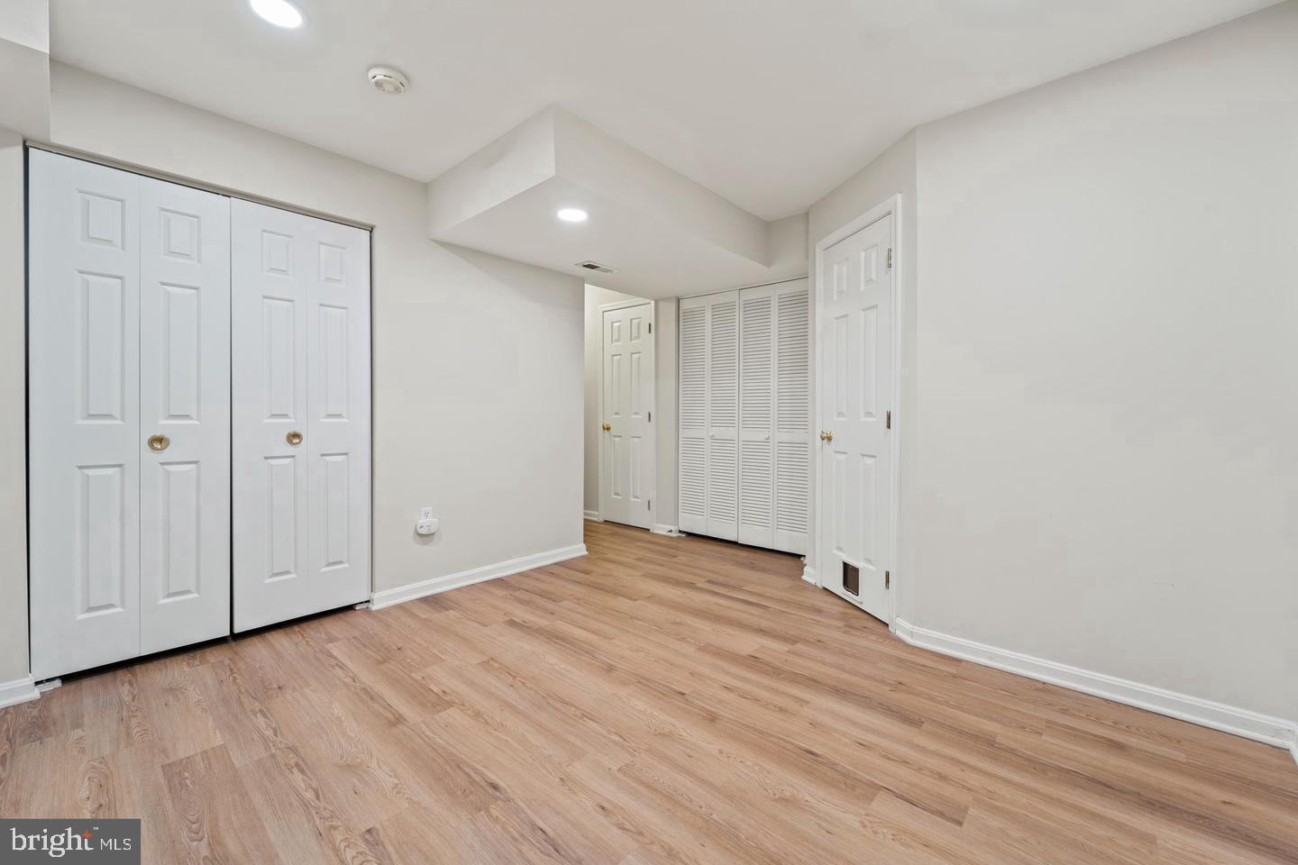 ARLINGTON PARK - Residential Lease