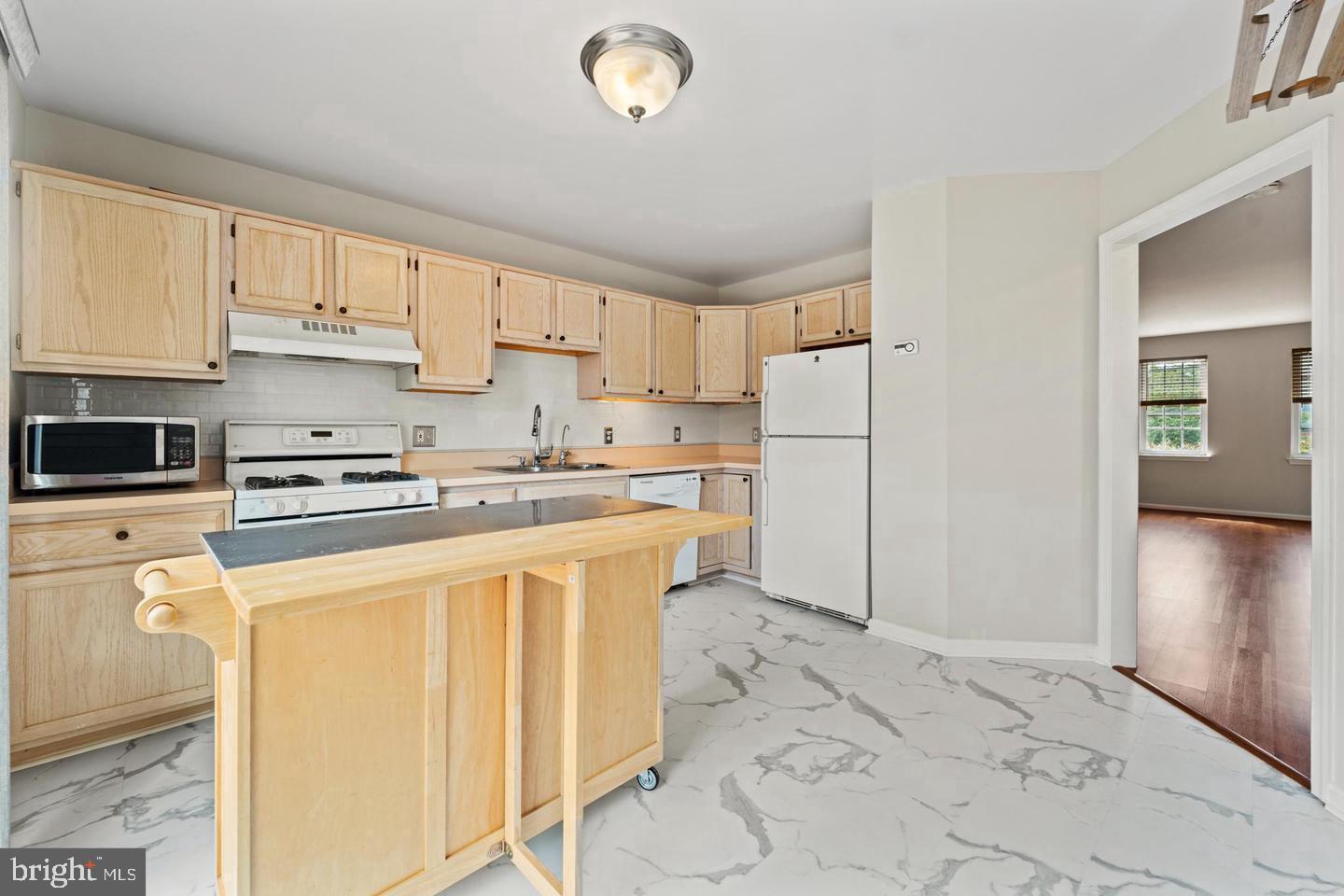 ARLINGTON PARK - Residential Lease