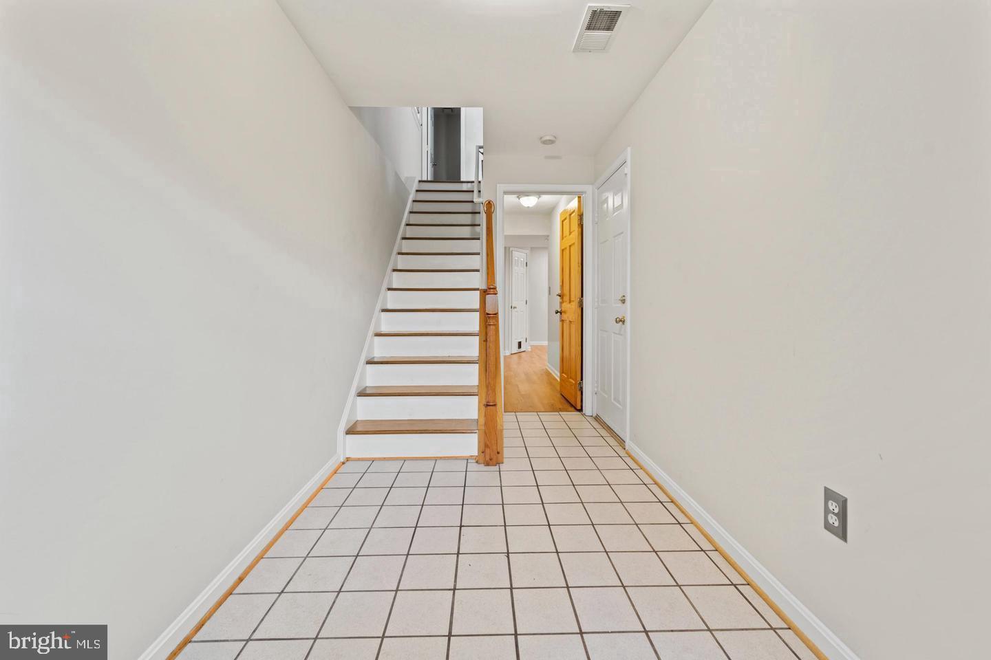 ARLINGTON PARK - Residential Lease