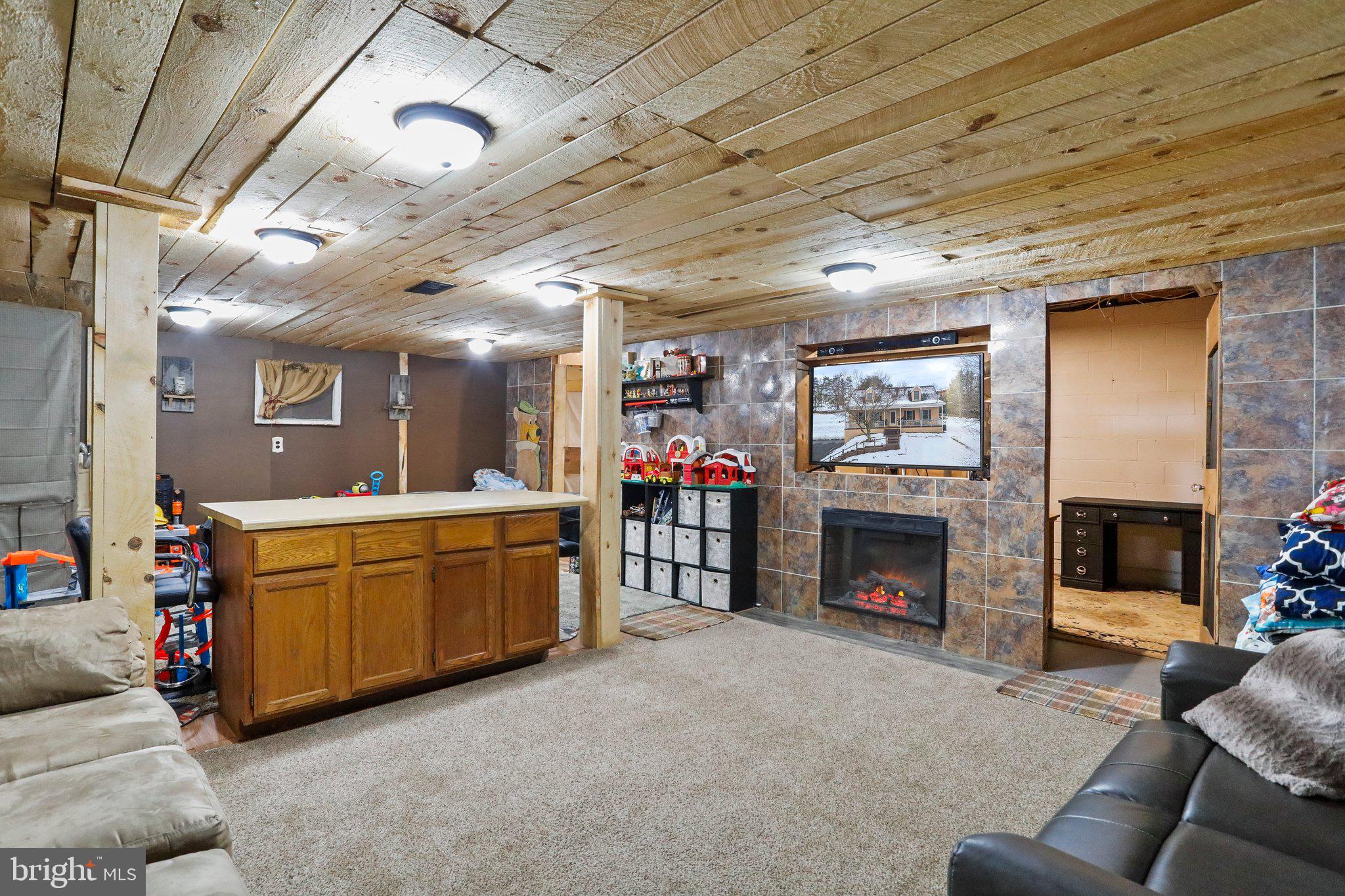 WINDOVER HILLS - Residential