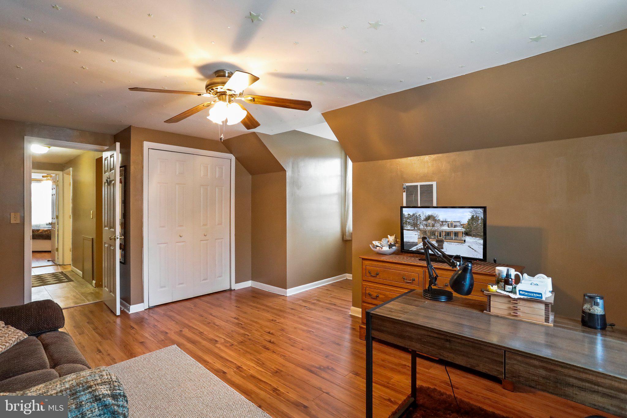 WINDOVER HILLS - Residential