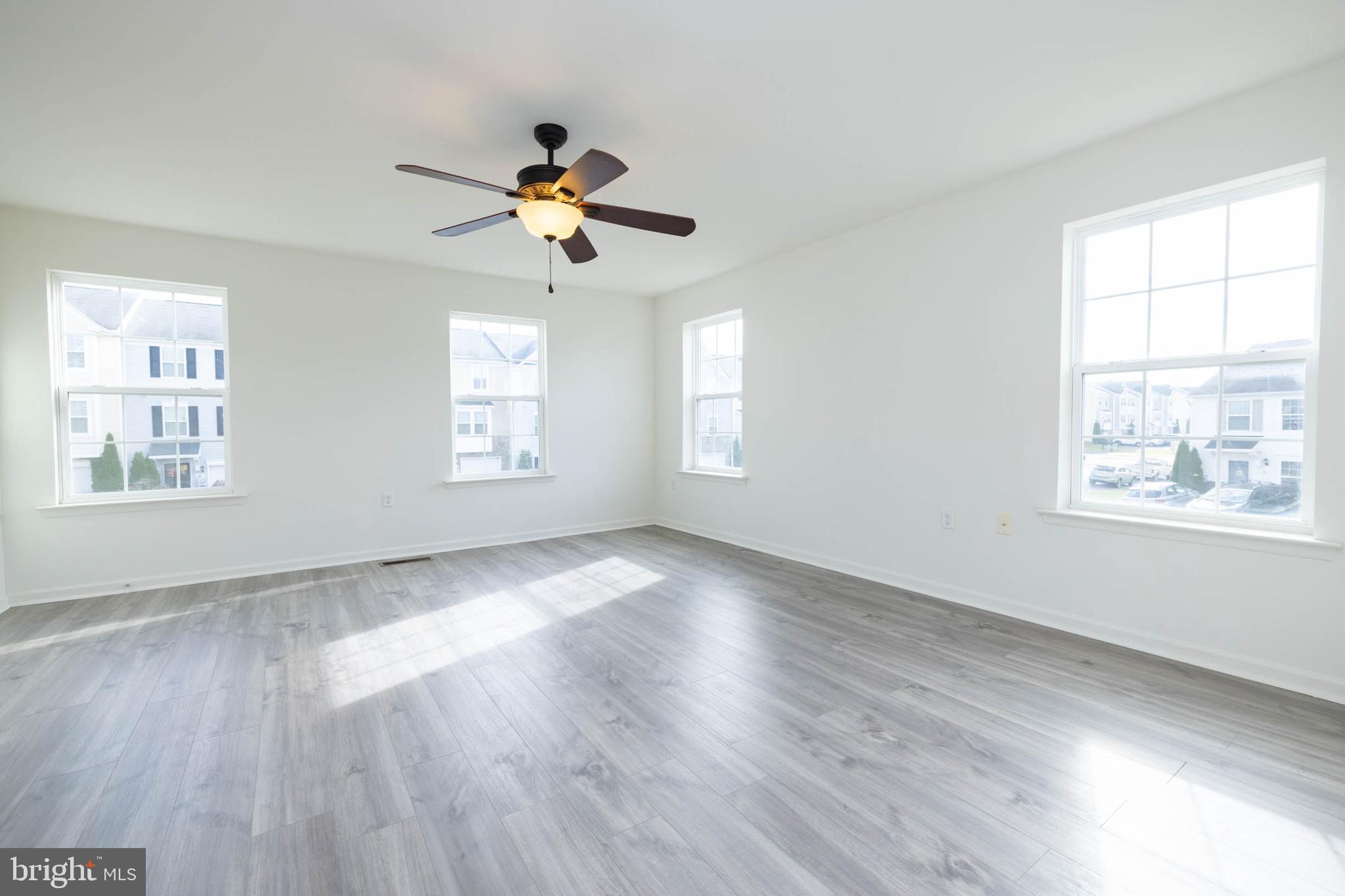 MANOR PARK - Residential