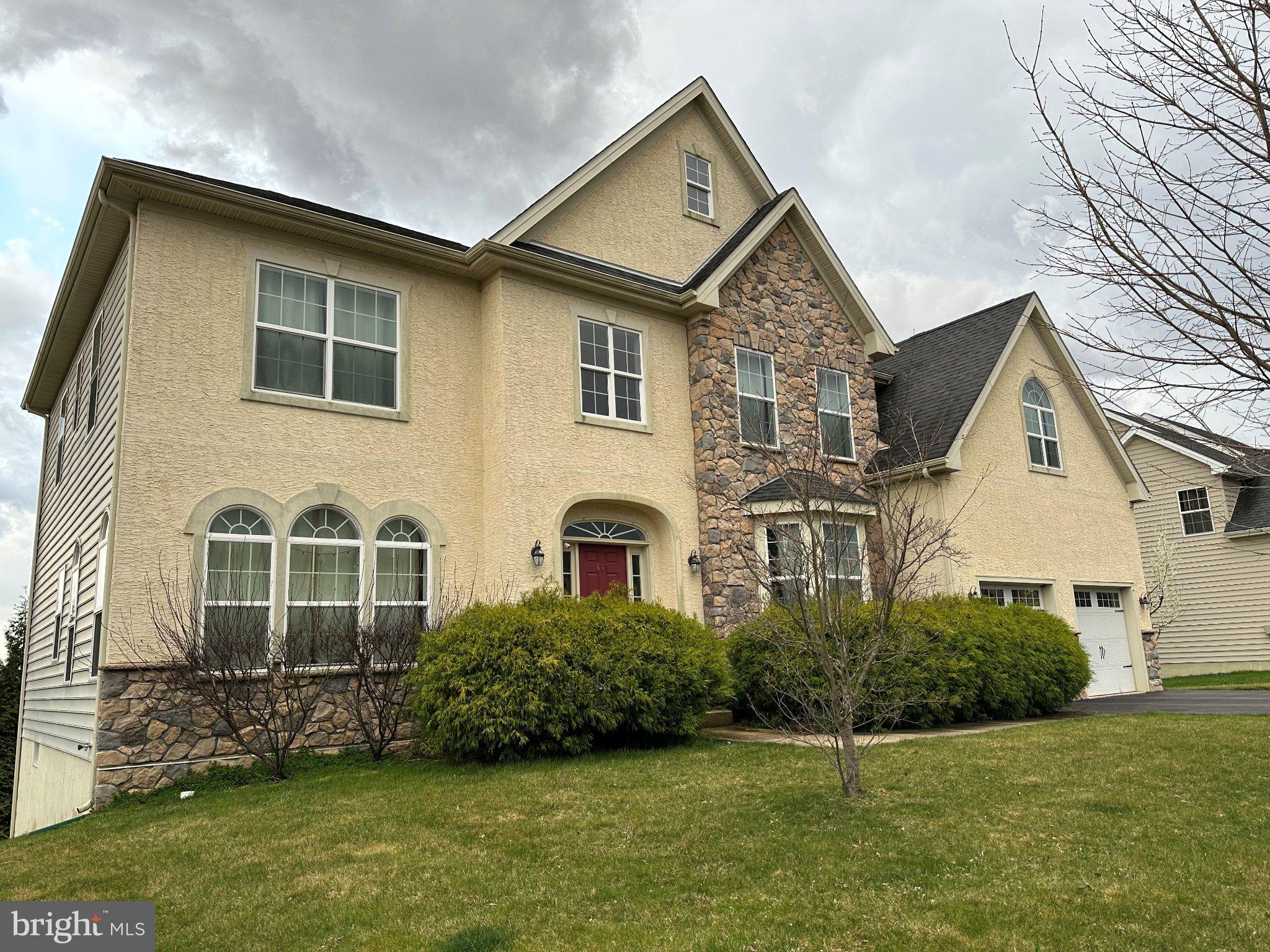 605 SUNFLOWER CIRCLE