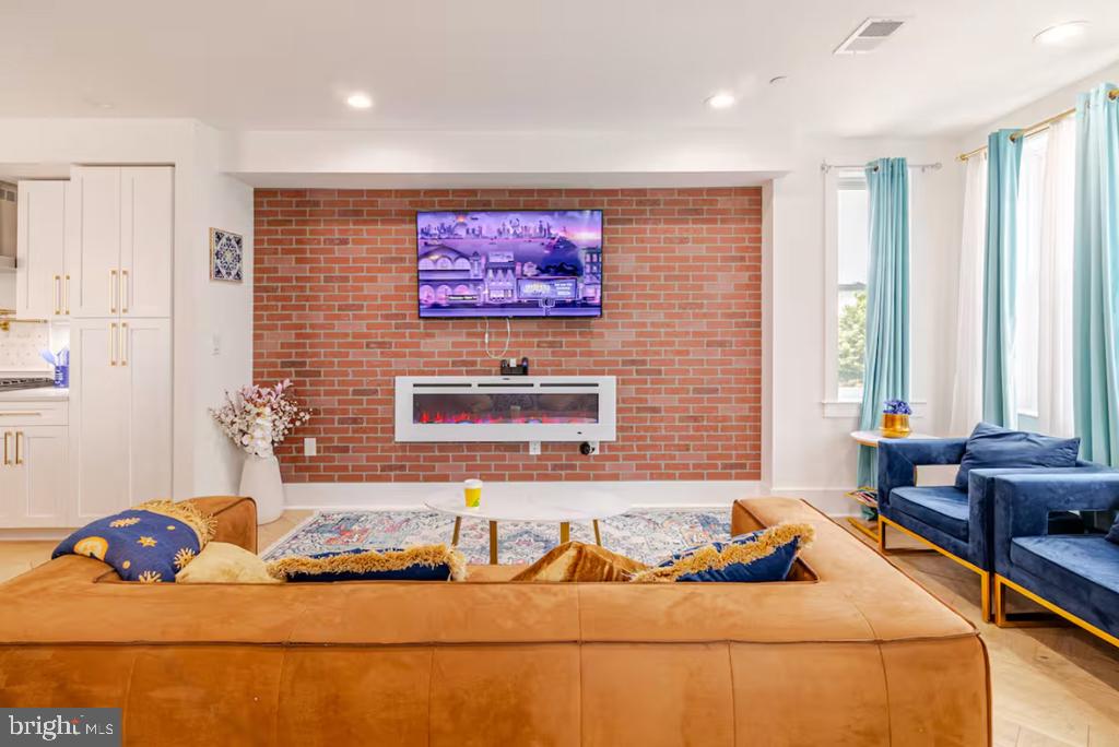 1417 MONTELLO AVENUE NE 2