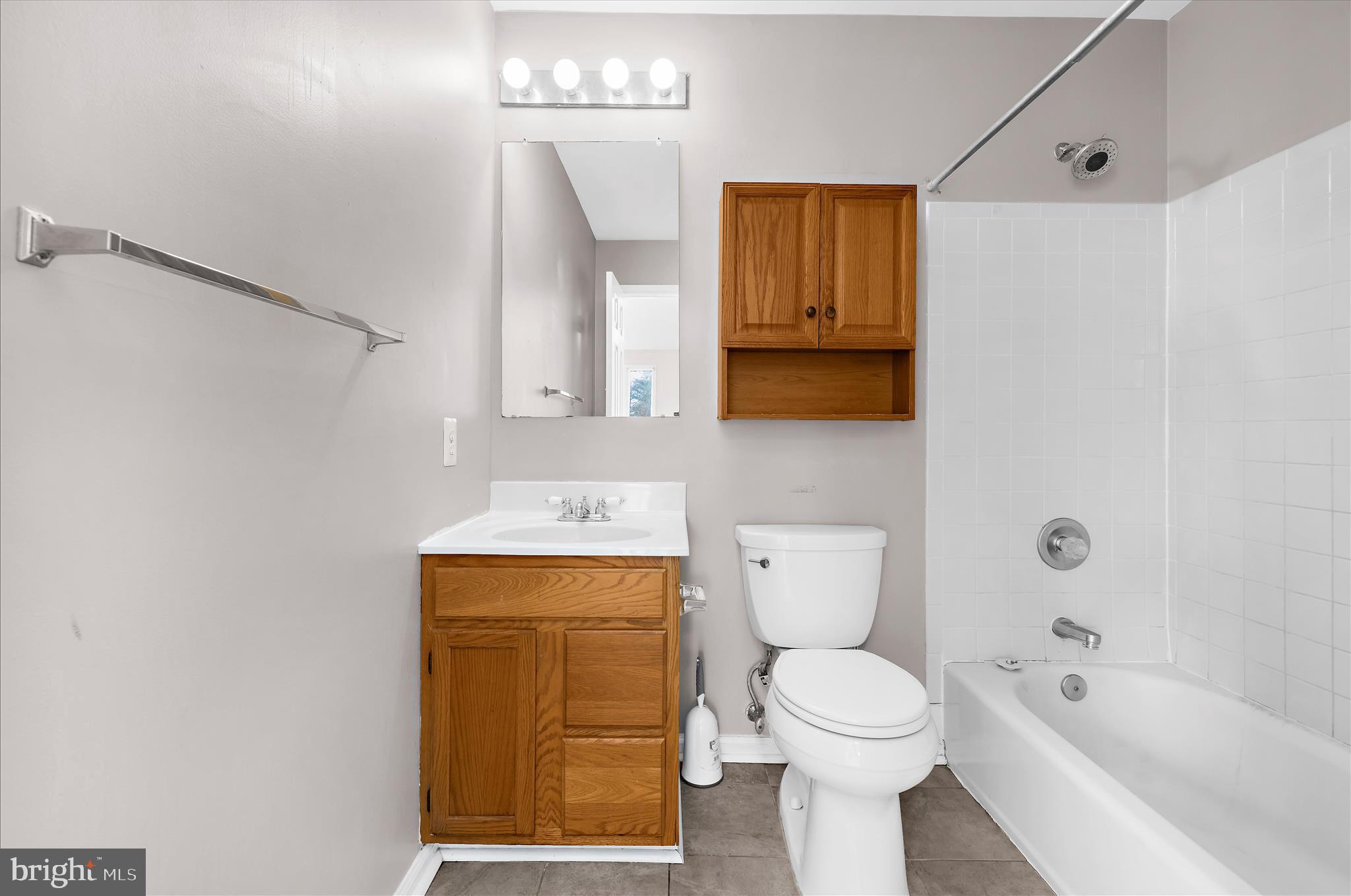 LAKE COVENTRY - Residential