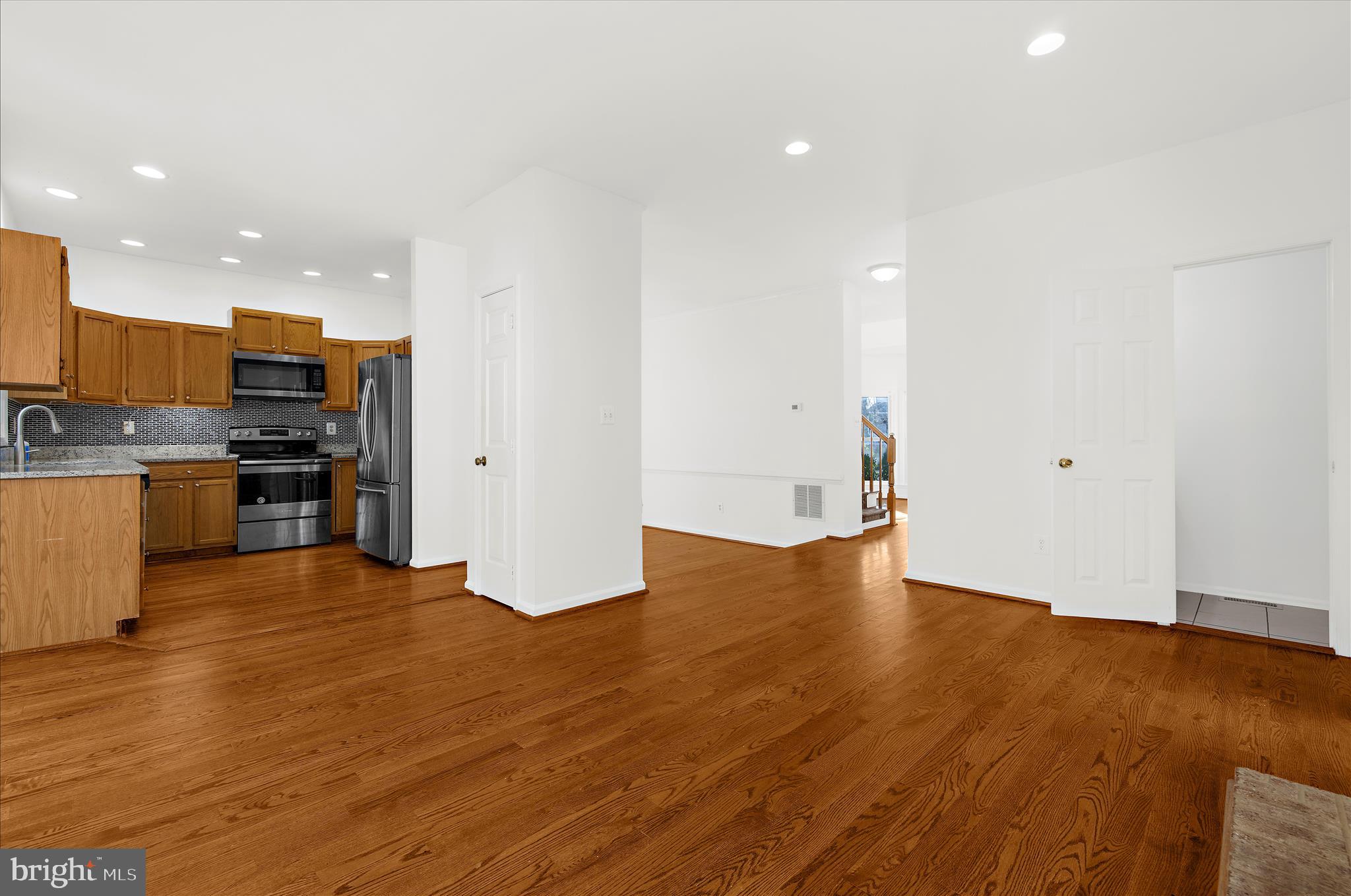 LAKE COVENTRY - Residential