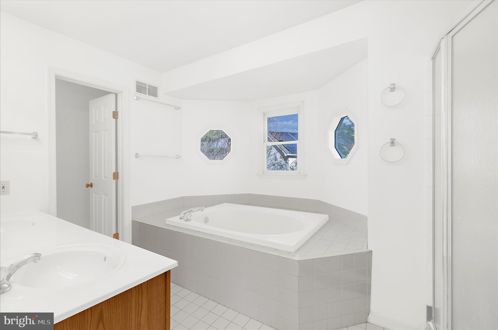 LAKE COVENTRY - Residential