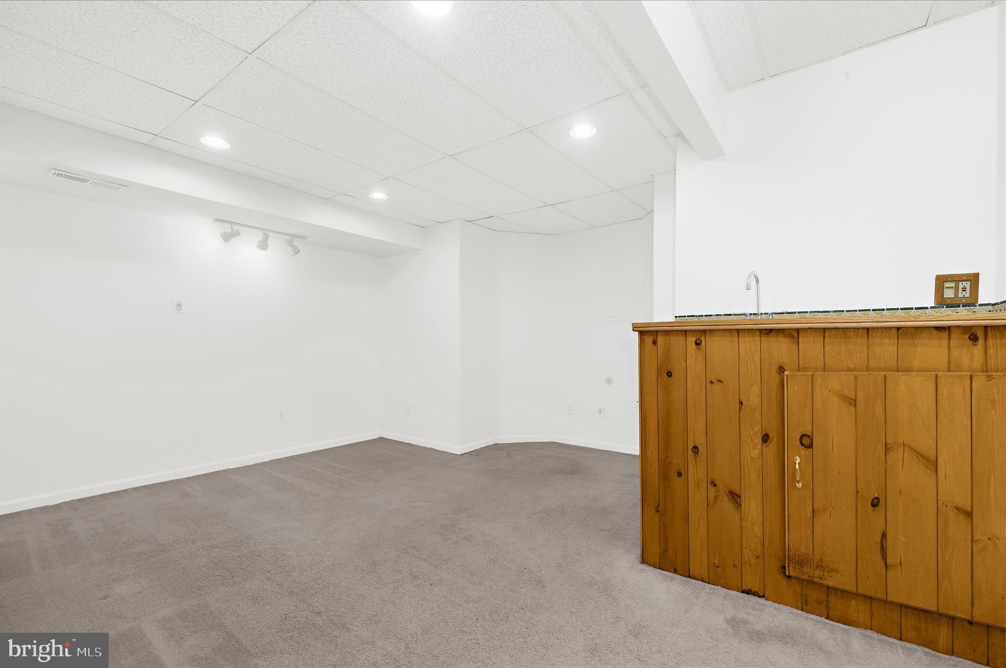 LAKE COVENTRY - Residential