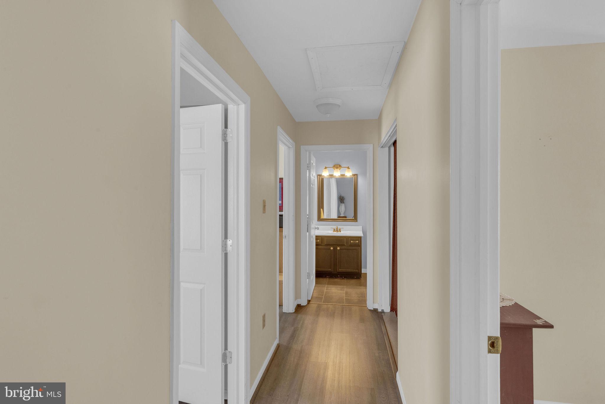 EMERALD HOLLOW ESTS - Residential