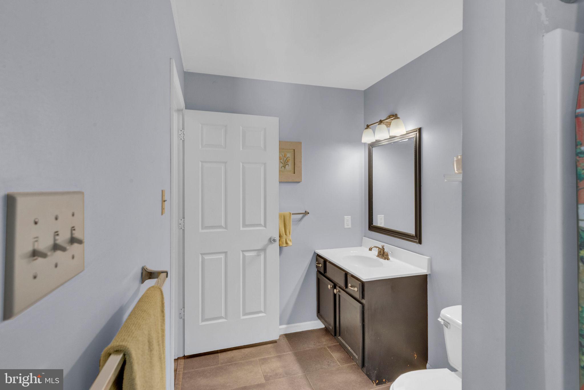 EMERALD HOLLOW ESTS - Residential