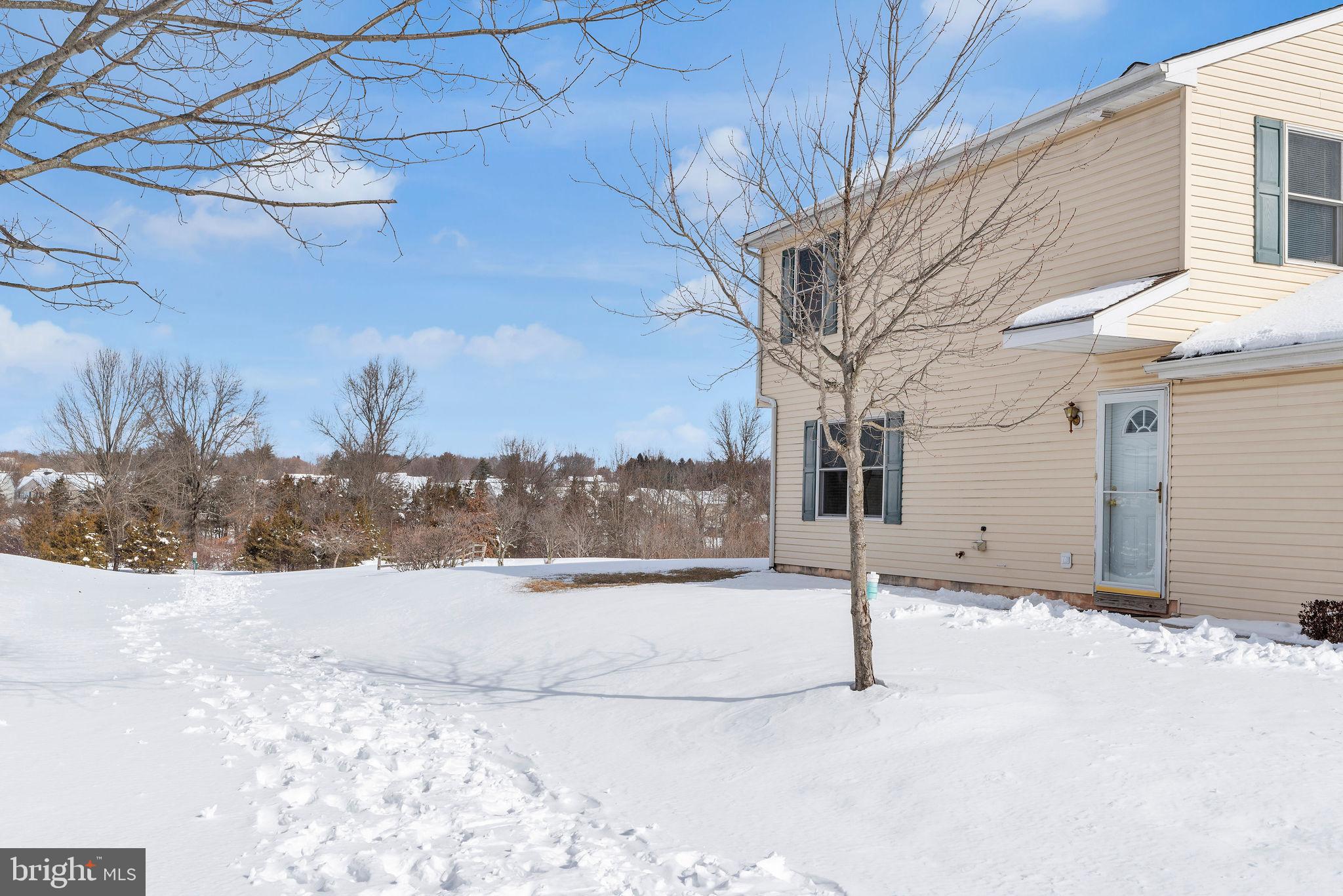 EMERALD HOLLOW ESTS - Residential