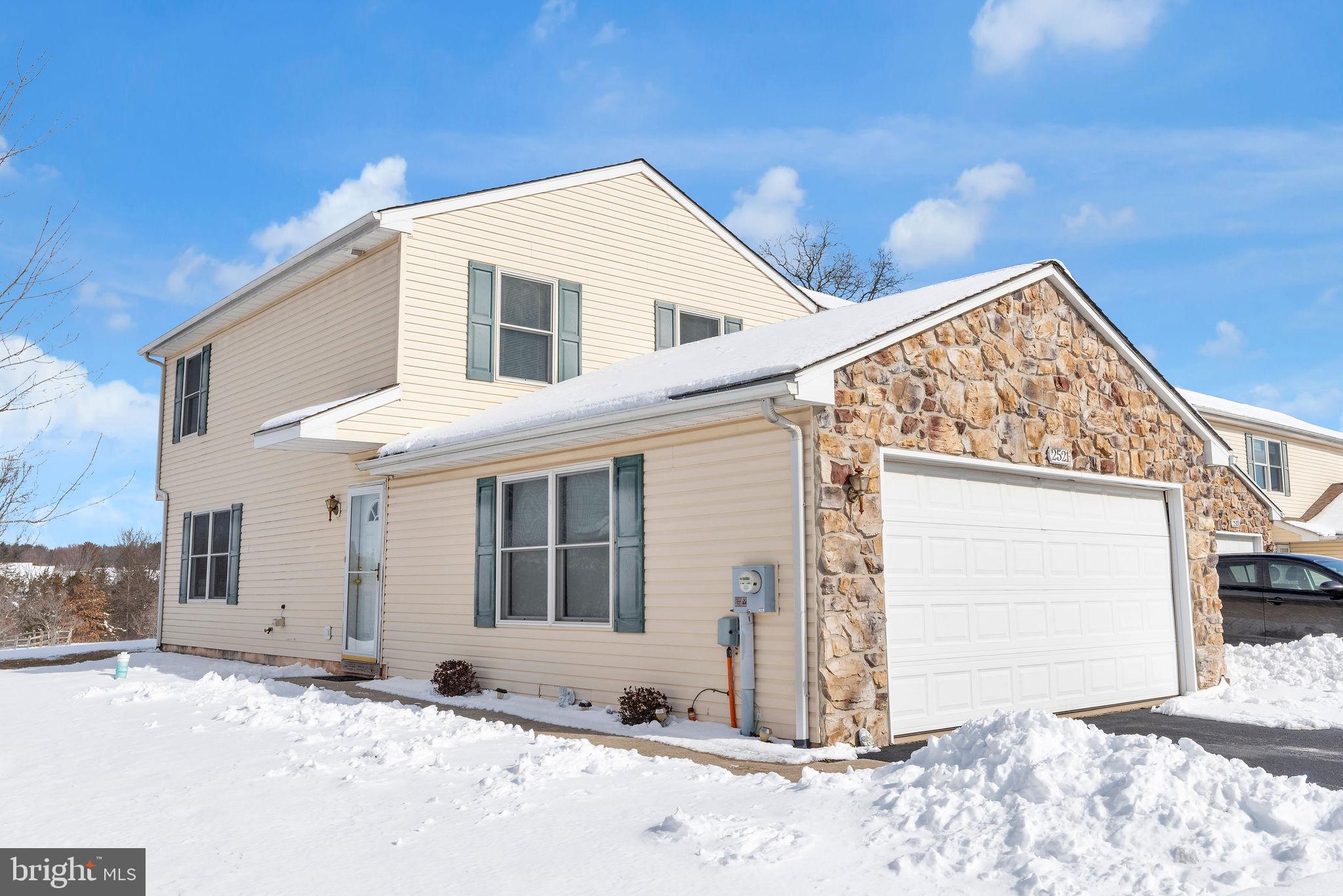 EMERALD HOLLOW ESTS - Residential