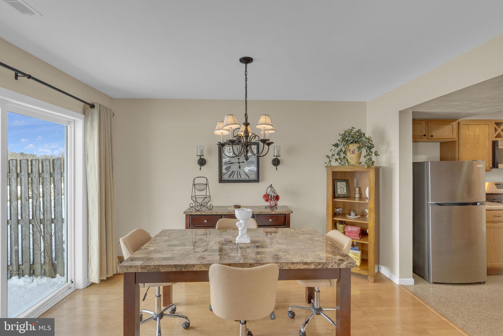 EMERALD HOLLOW ESTS - Residential