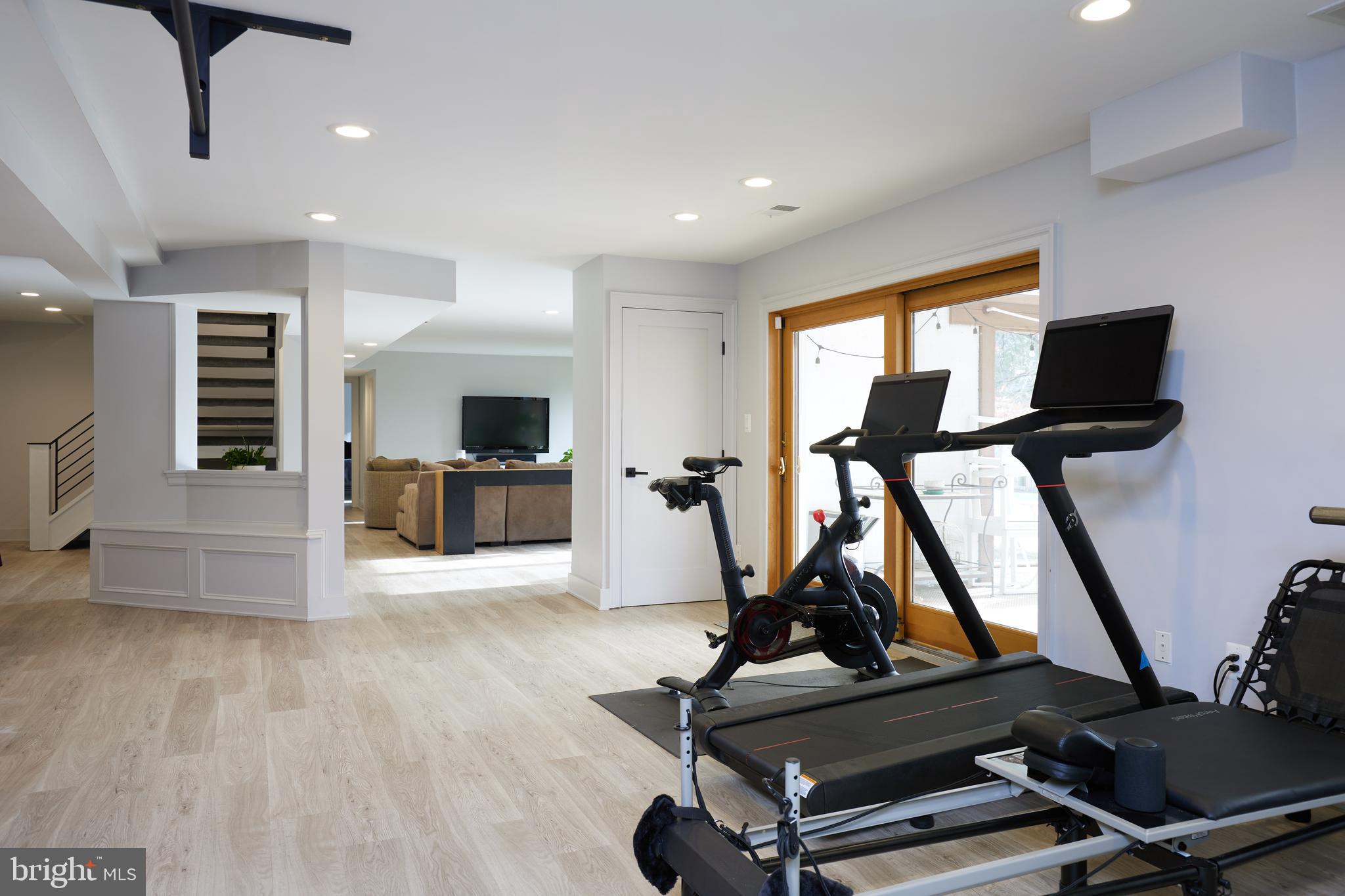 POTOMAC VILLAGE - Residential