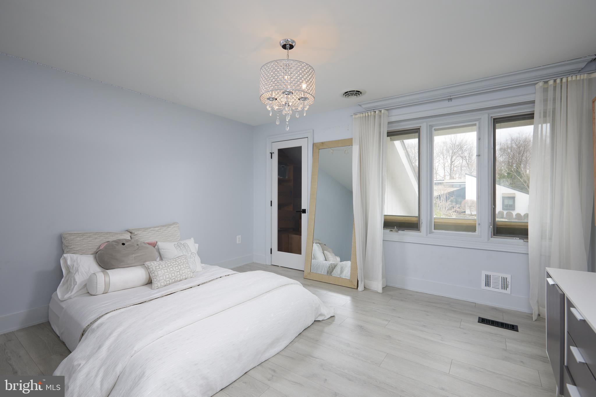 POTOMAC VILLAGE - Residential