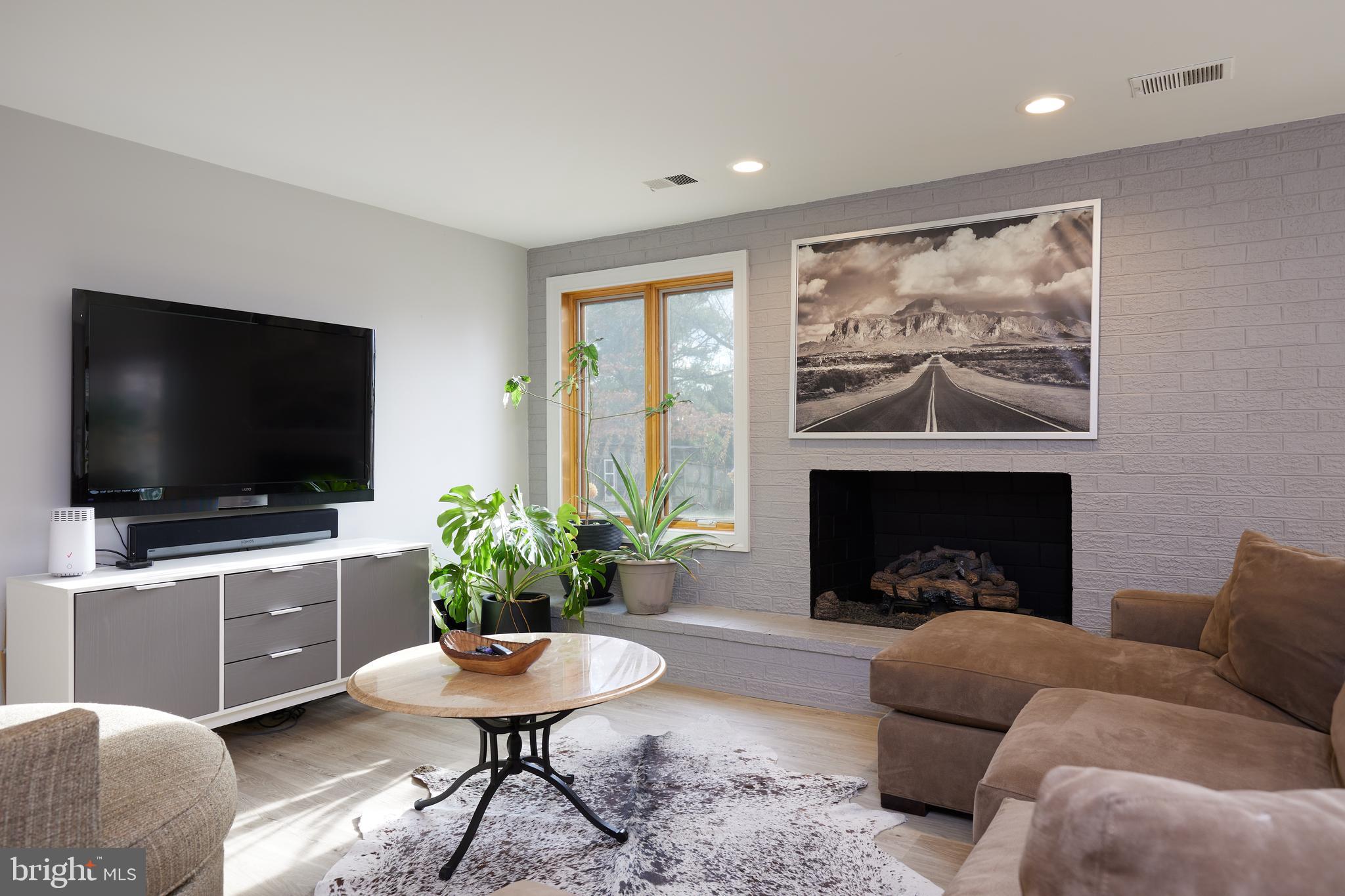 POTOMAC VILLAGE - Residential