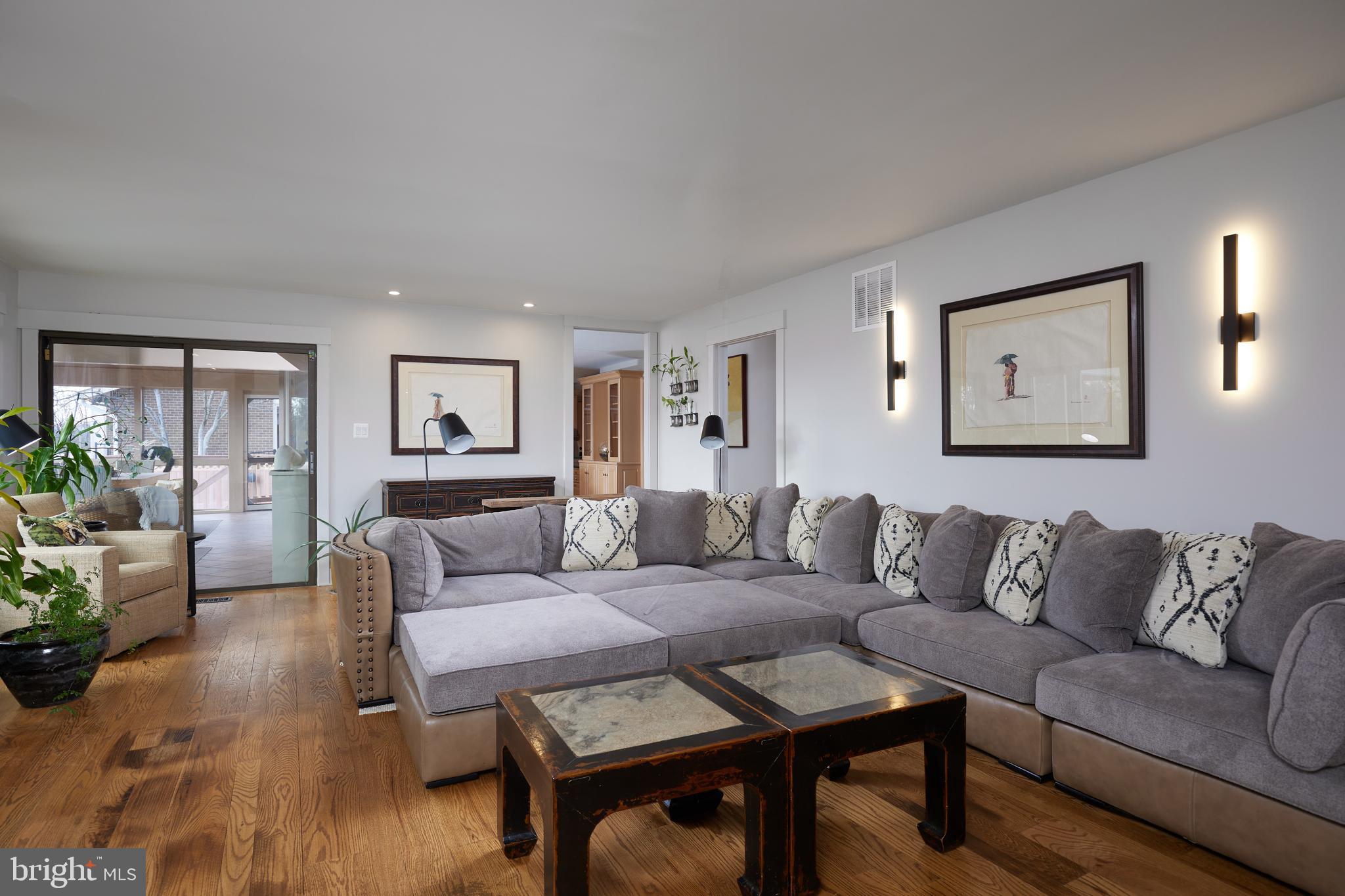 POTOMAC VILLAGE - Residential