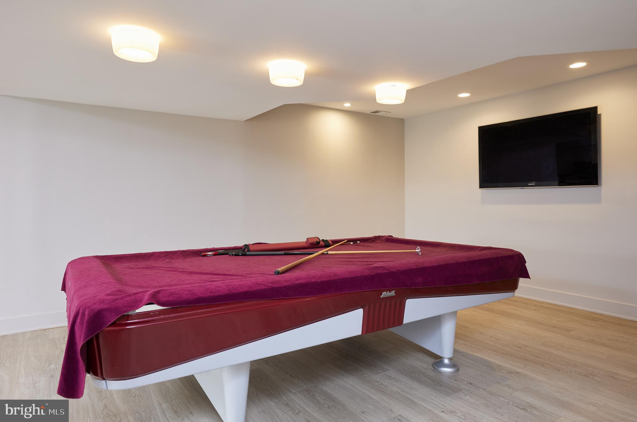 POTOMAC VILLAGE - Residential