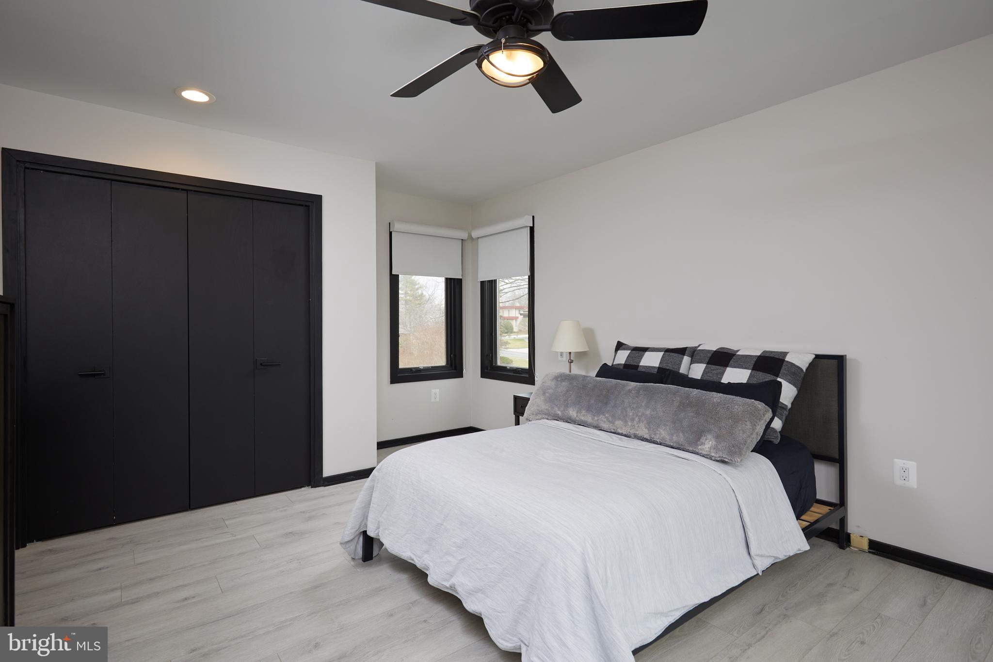 POTOMAC VILLAGE - Residential