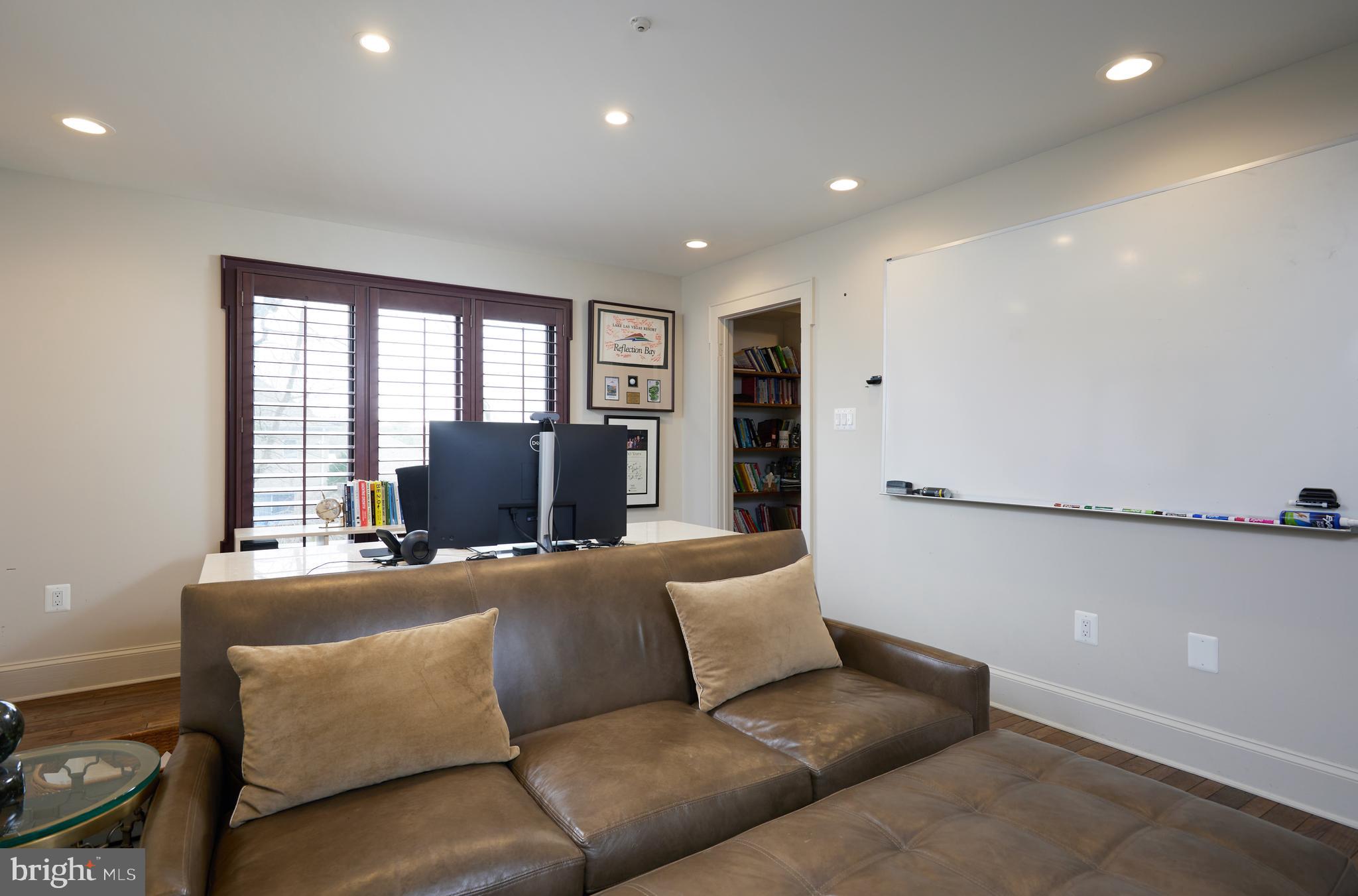 POTOMAC VILLAGE - Residential