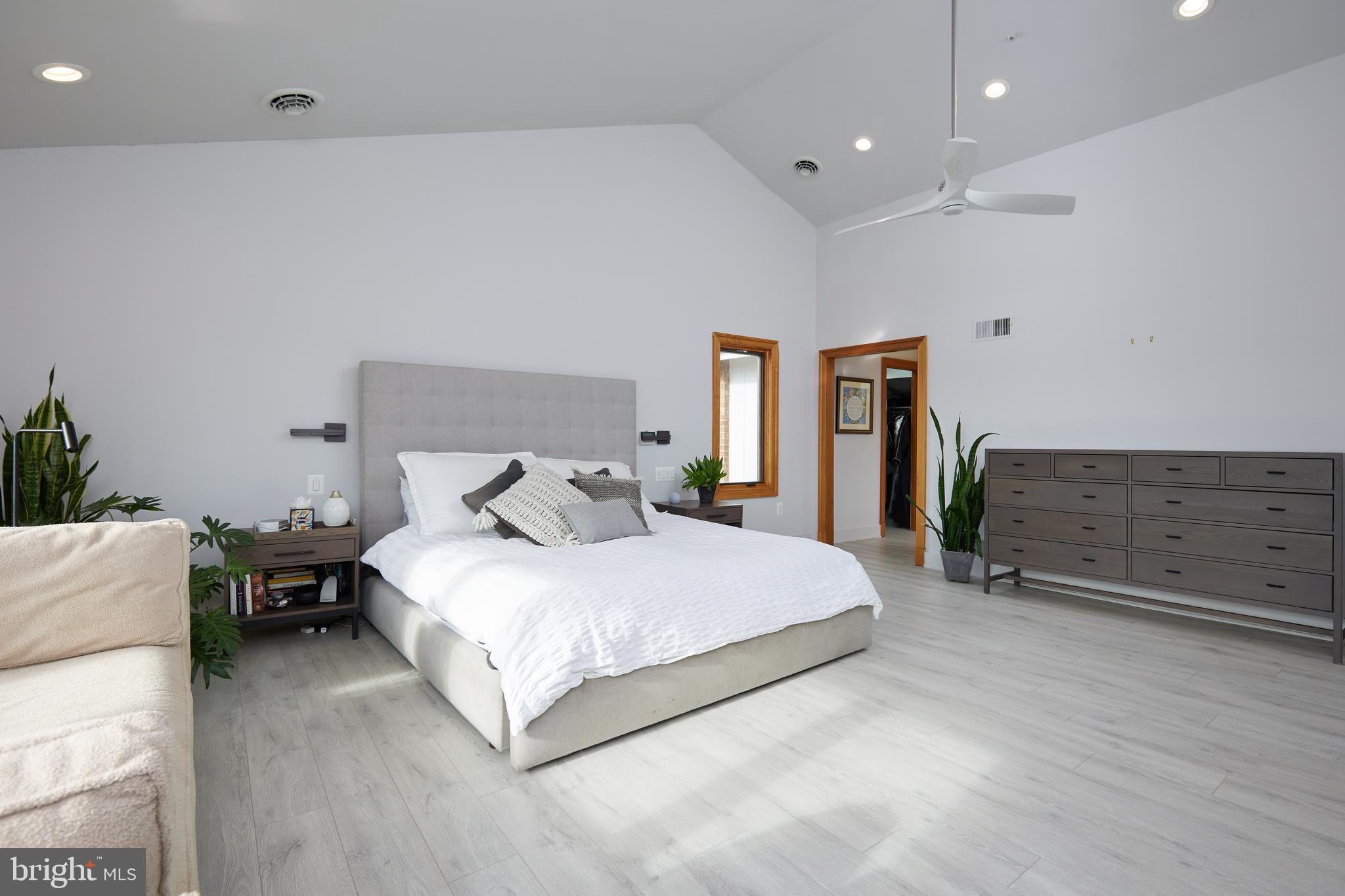 POTOMAC VILLAGE - Residential