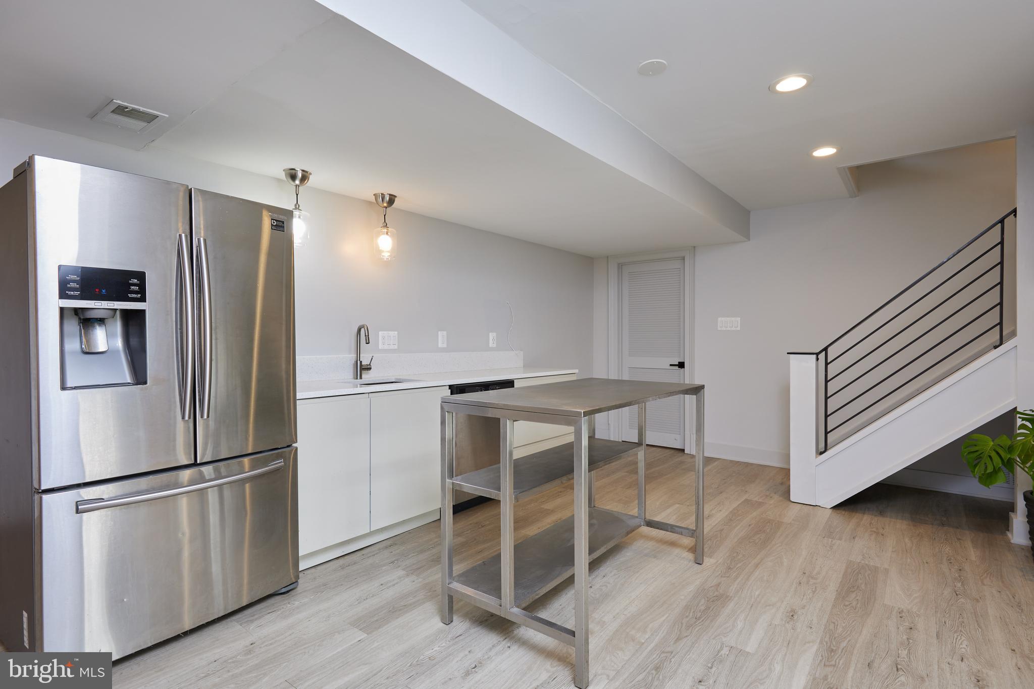 POTOMAC VILLAGE - Residential