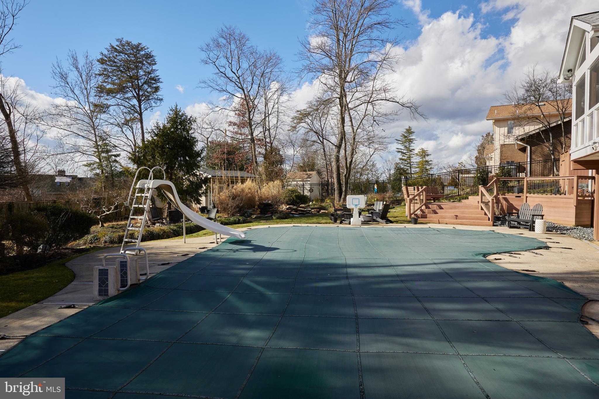 POTOMAC VILLAGE - Residential