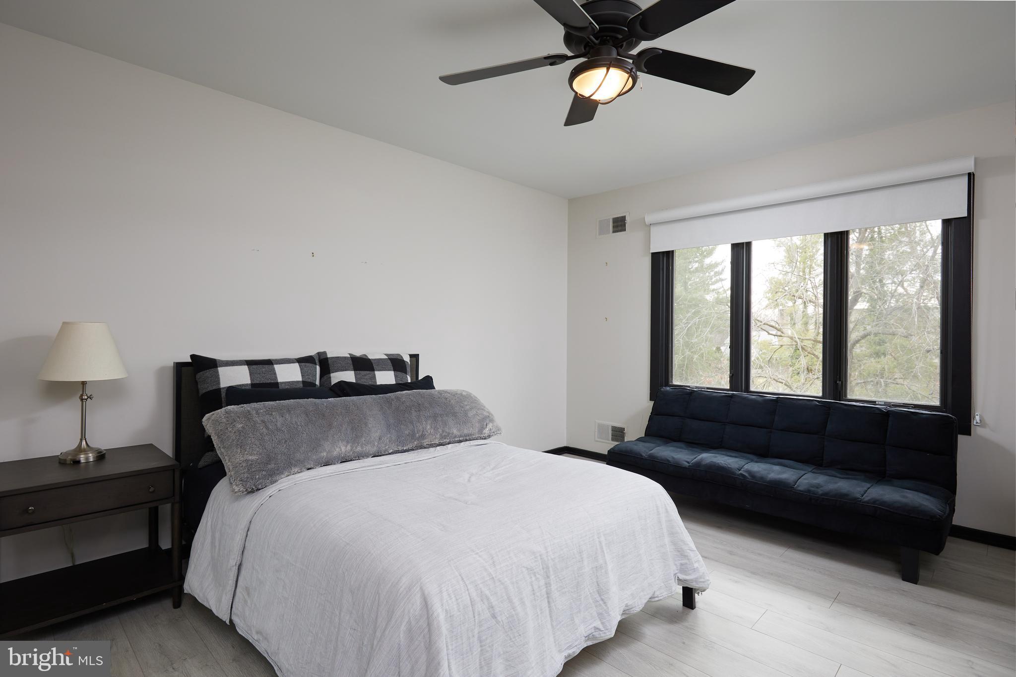 POTOMAC VILLAGE - Residential